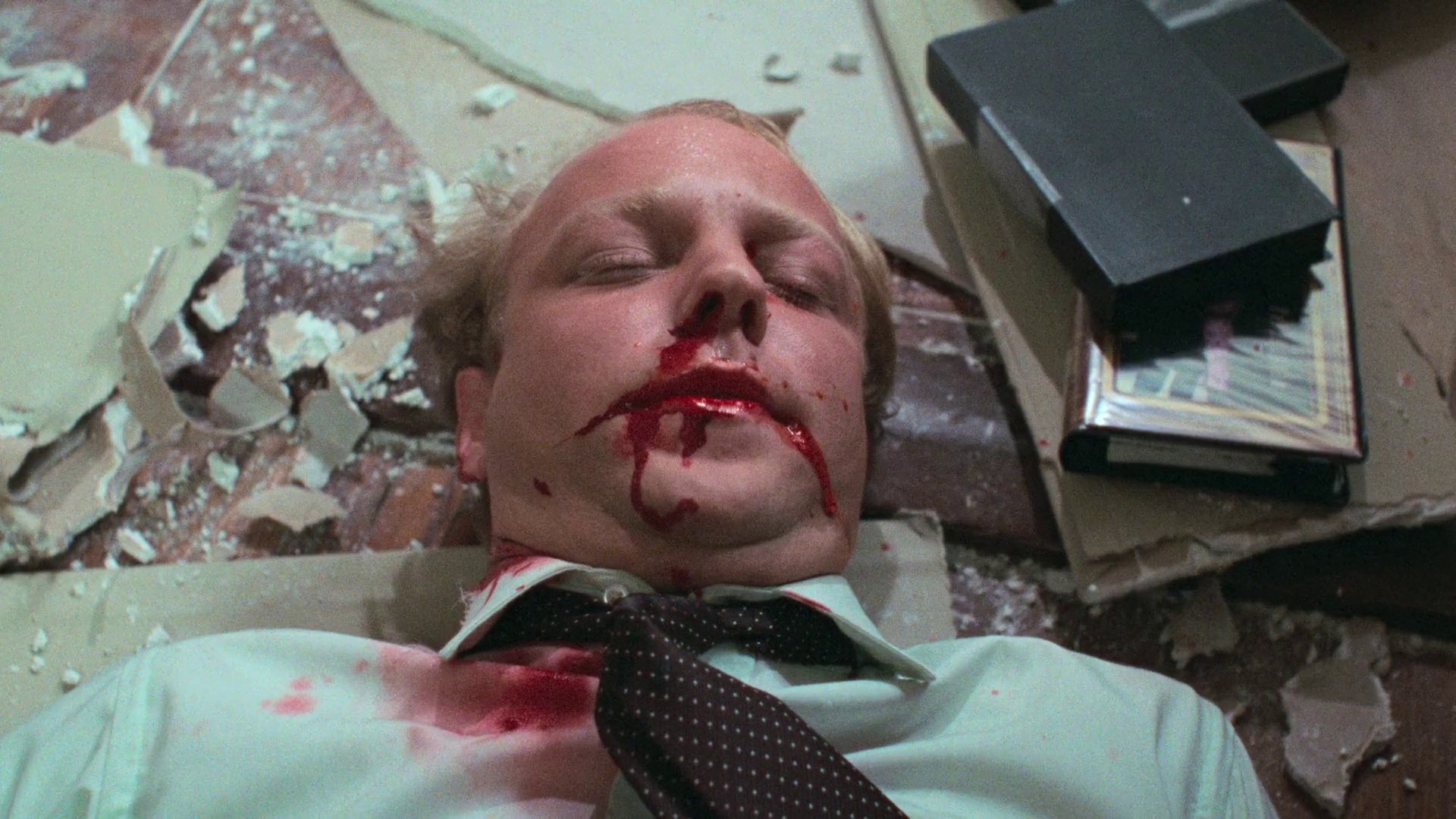  Two Evil Eyes (1990) —  shot,  lighting