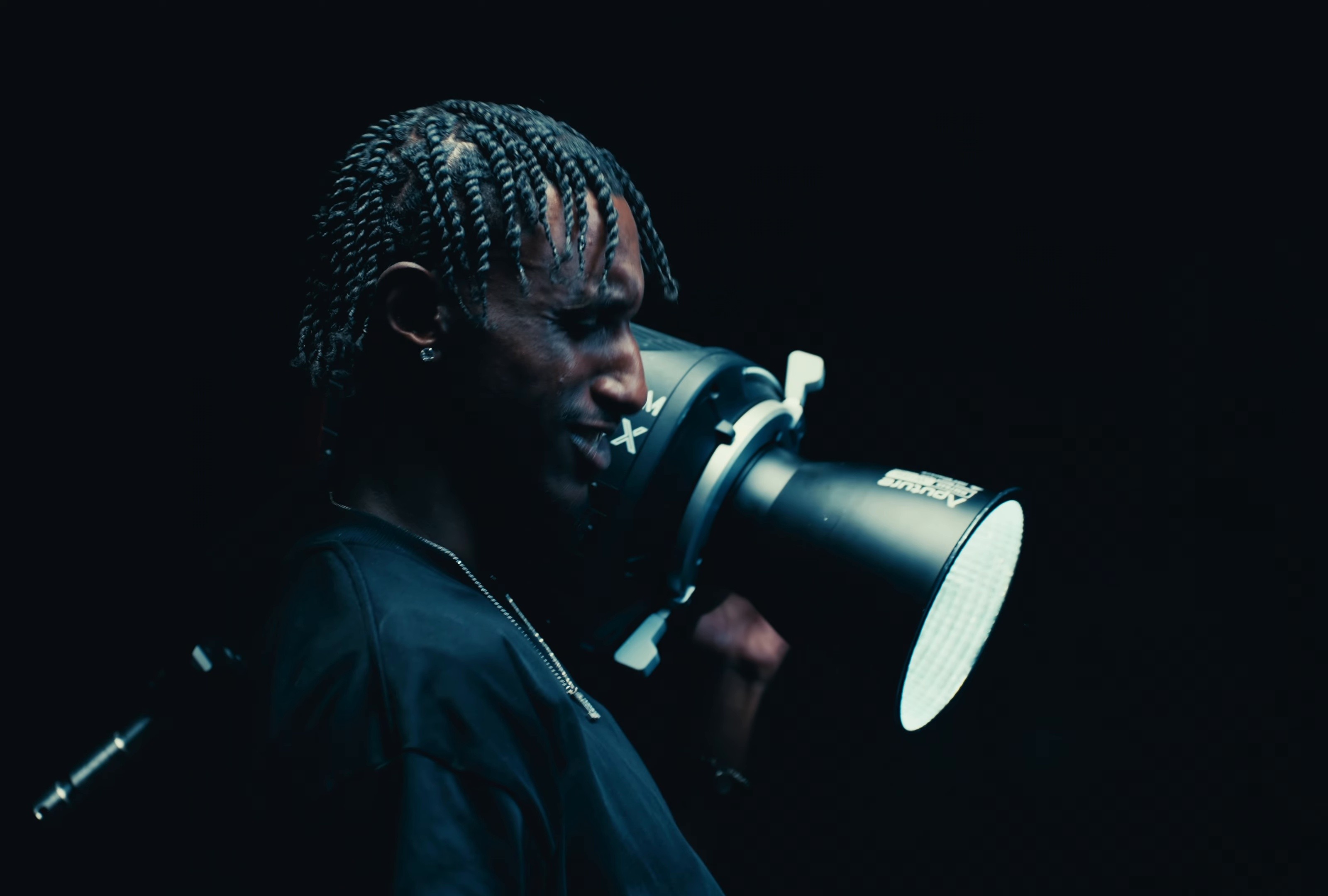 Kessef Shahor (2025) —  shot,  lighting