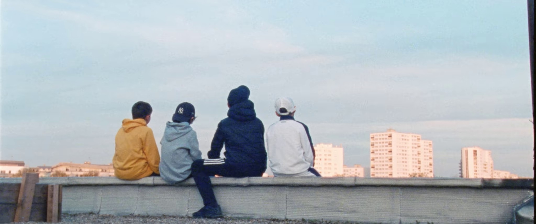 SZR 2001 (2022) —  shot,  lighting