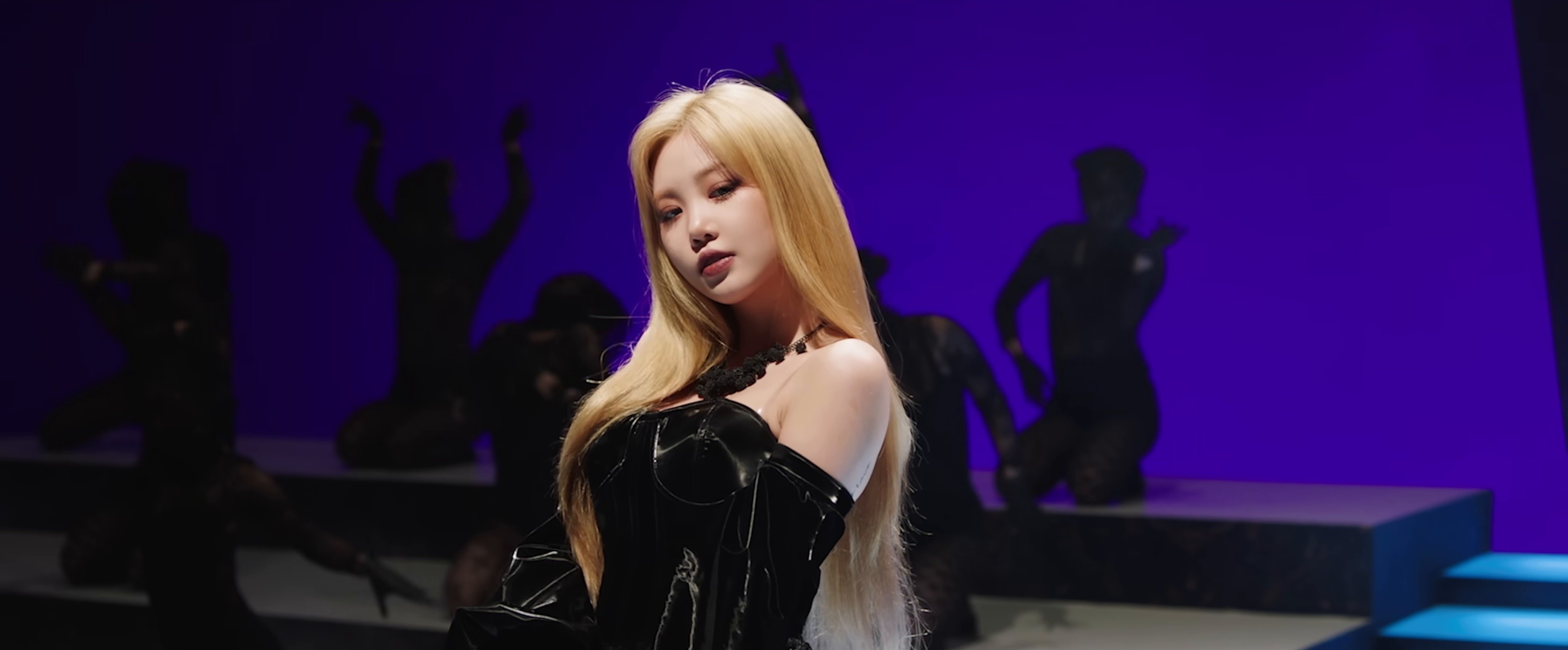 Oh my god (2020) —  shot,  lighting