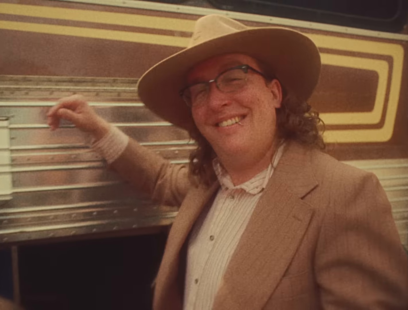 Hang Tight Honey (2024) —  shot,  lighting