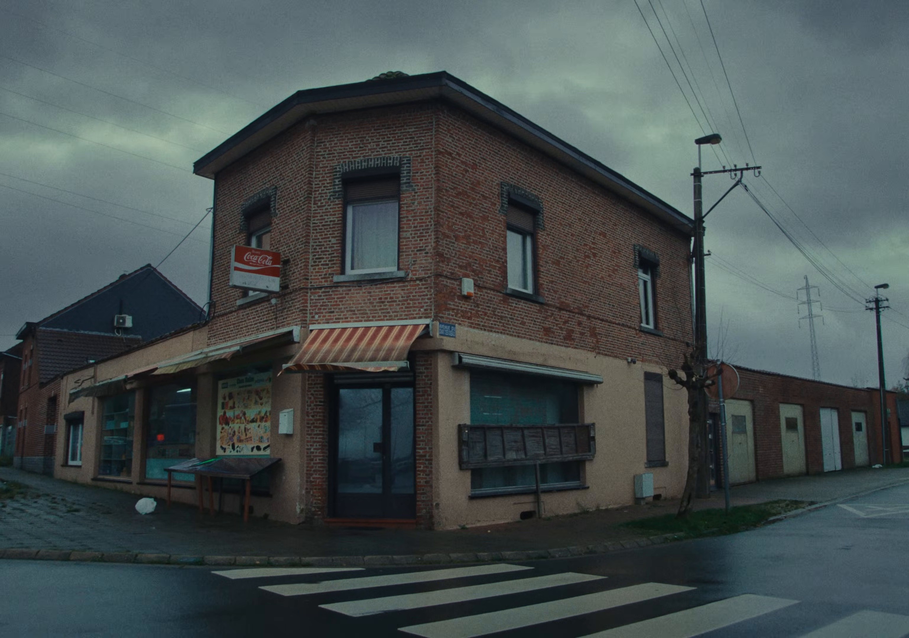 Plastique (2024) —  shot,  lighting