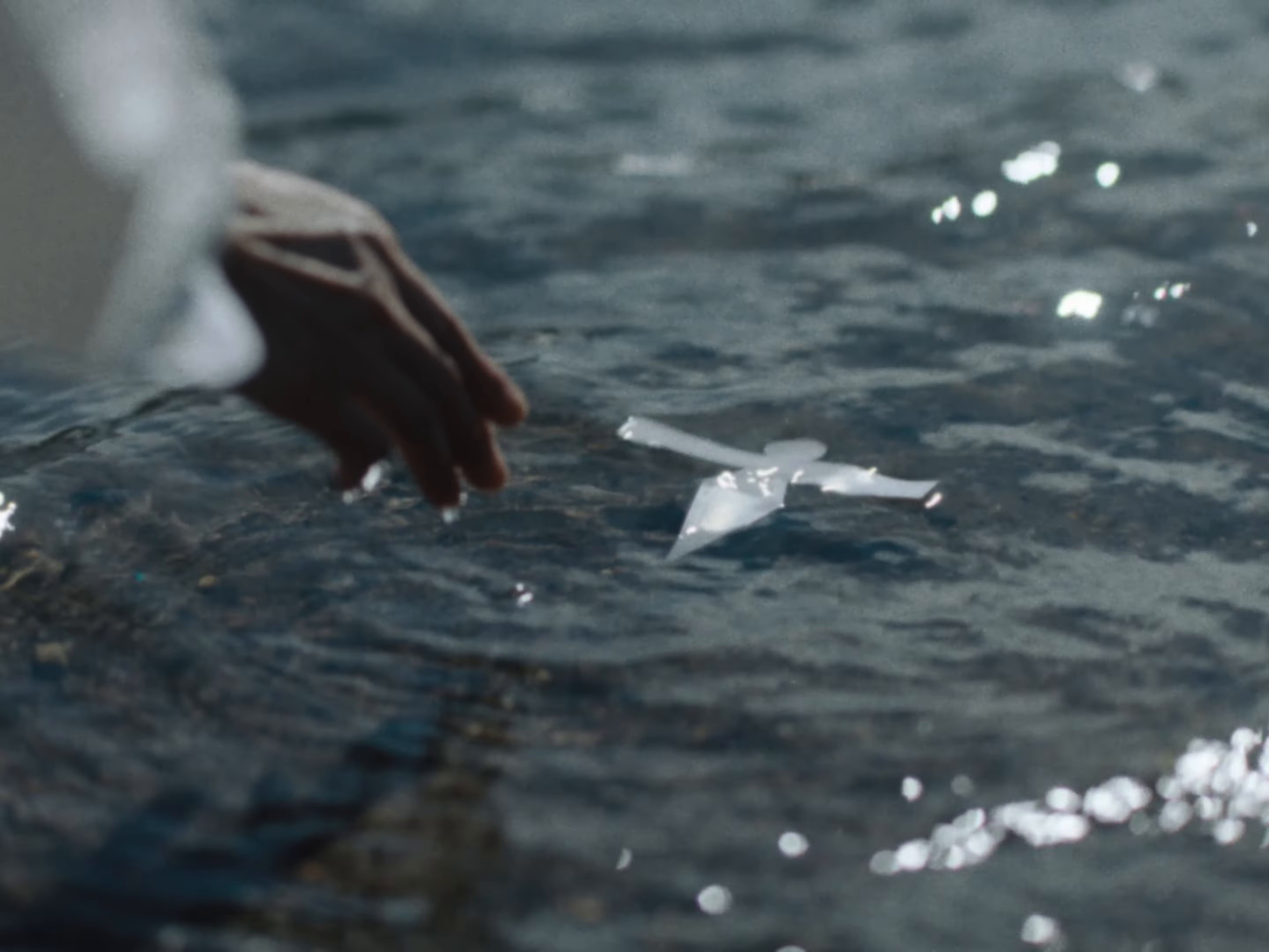 Shiawasettenani ? (2025) —  shot,  lighting