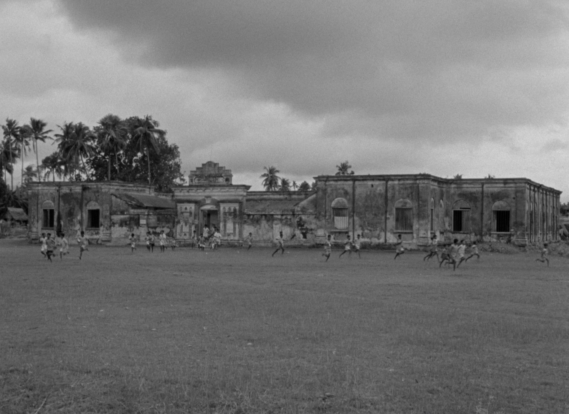 Aparajito (1956) —  shot,  lighting