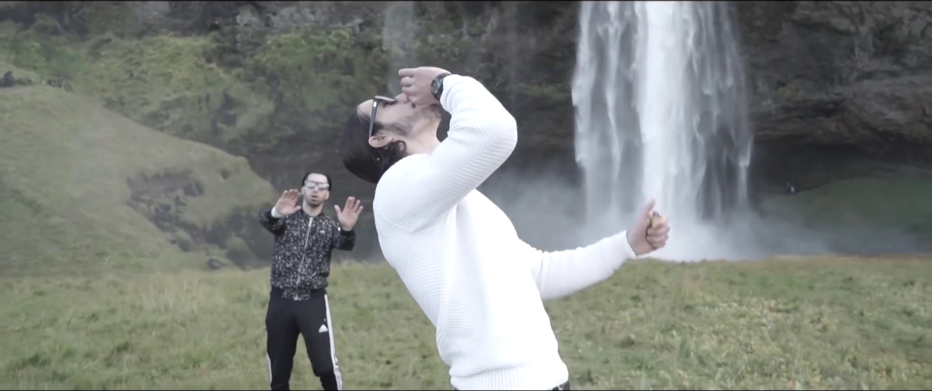 Oh Lala (2015) —  shot,  lighting