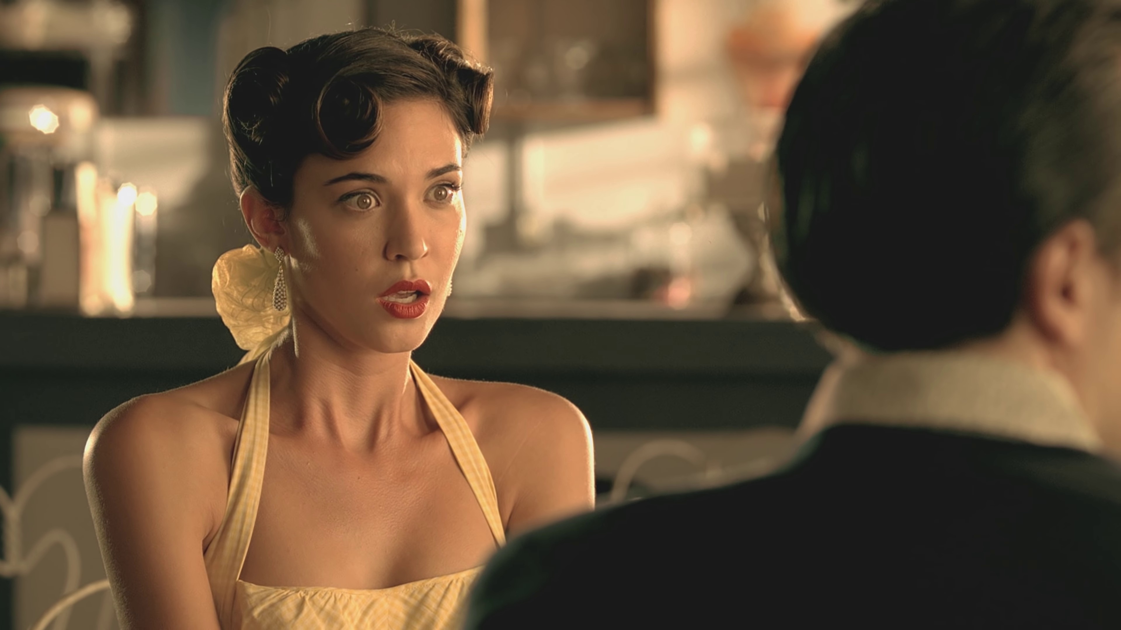 If you're wondering if I want you to  (2009) —  shot,  lighting