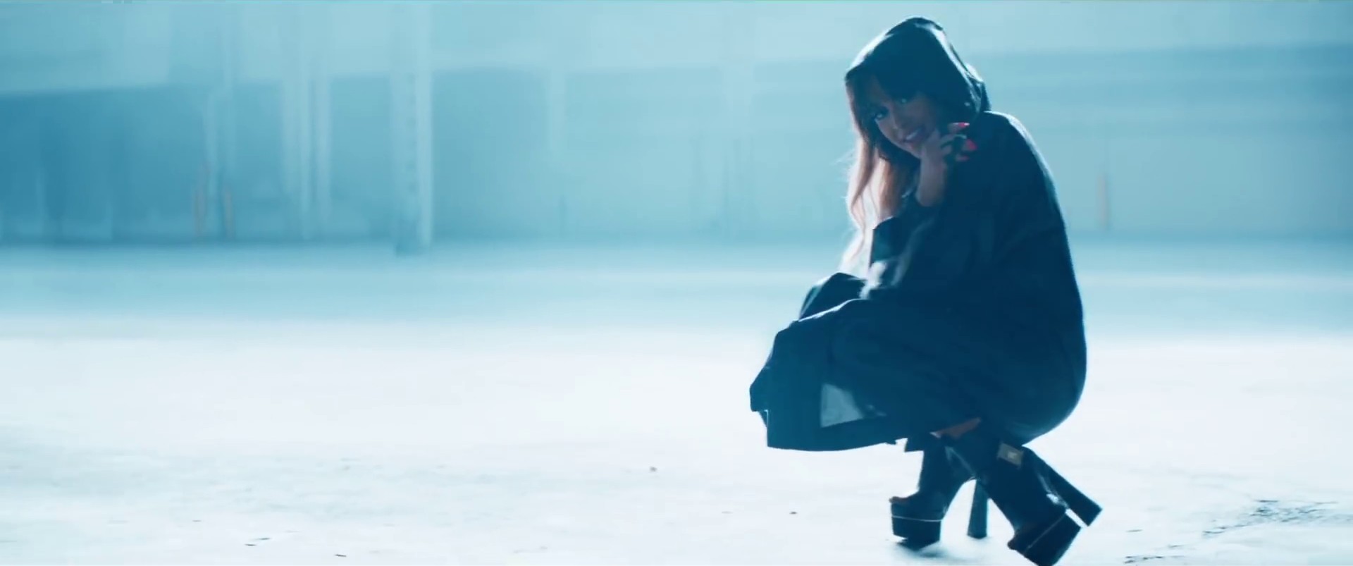 Side to Side (2016) —  shot,  lighting