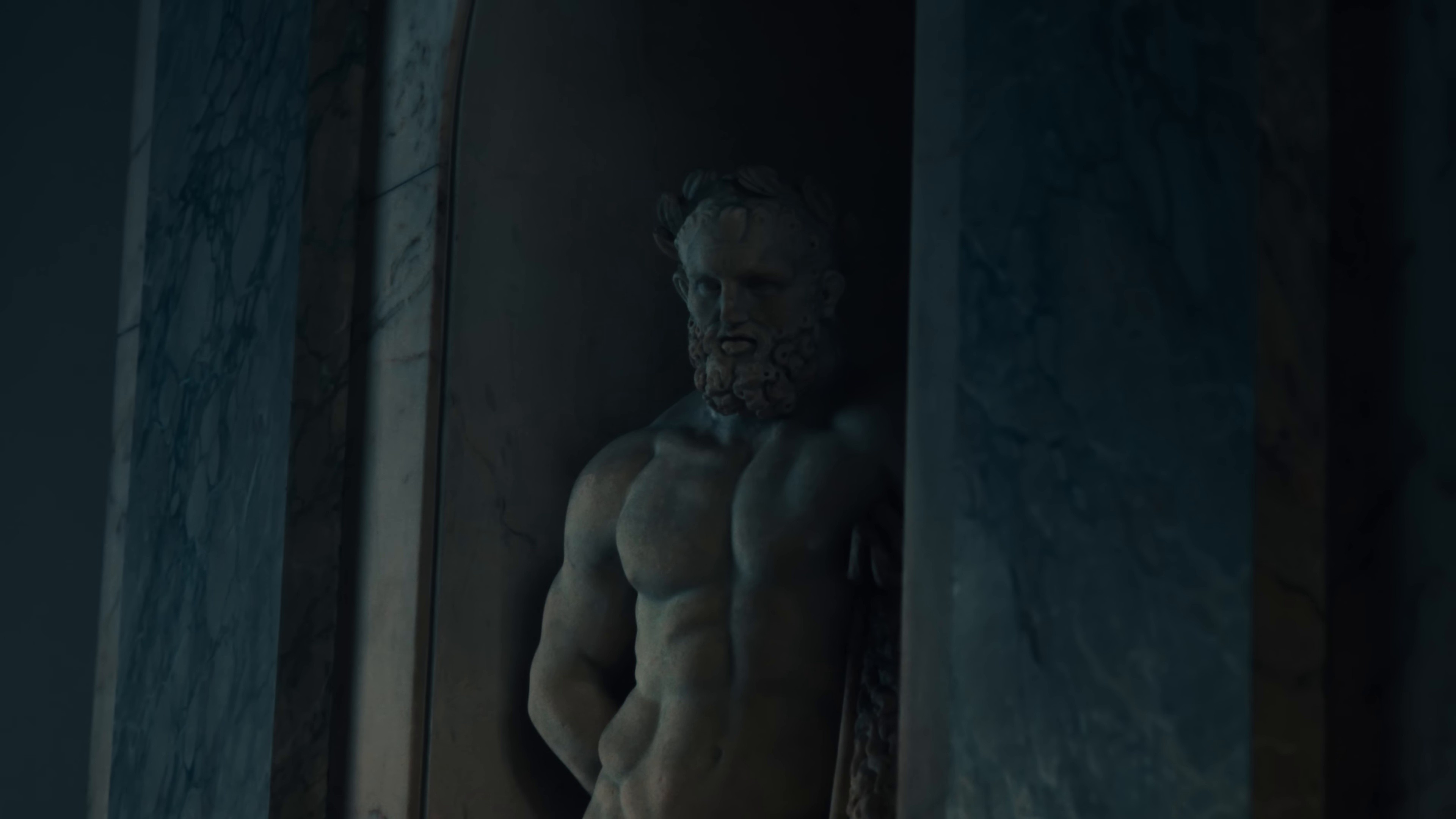 Joker Folie à Deux x Louvre | Lady Gaga, Mona Lisa (2024) —  shot,  lighting