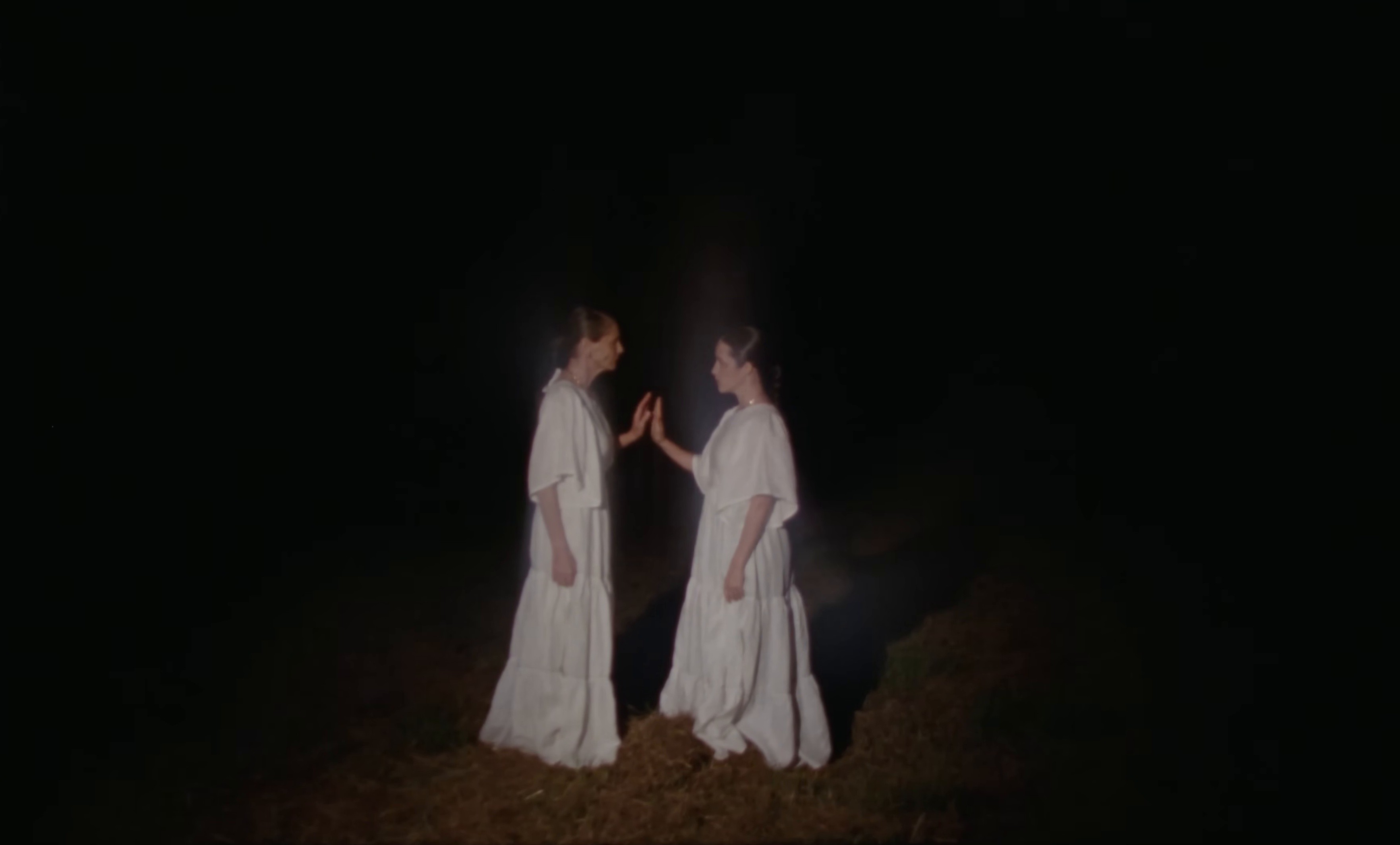 No Es Igual (2025) —  shot,  lighting