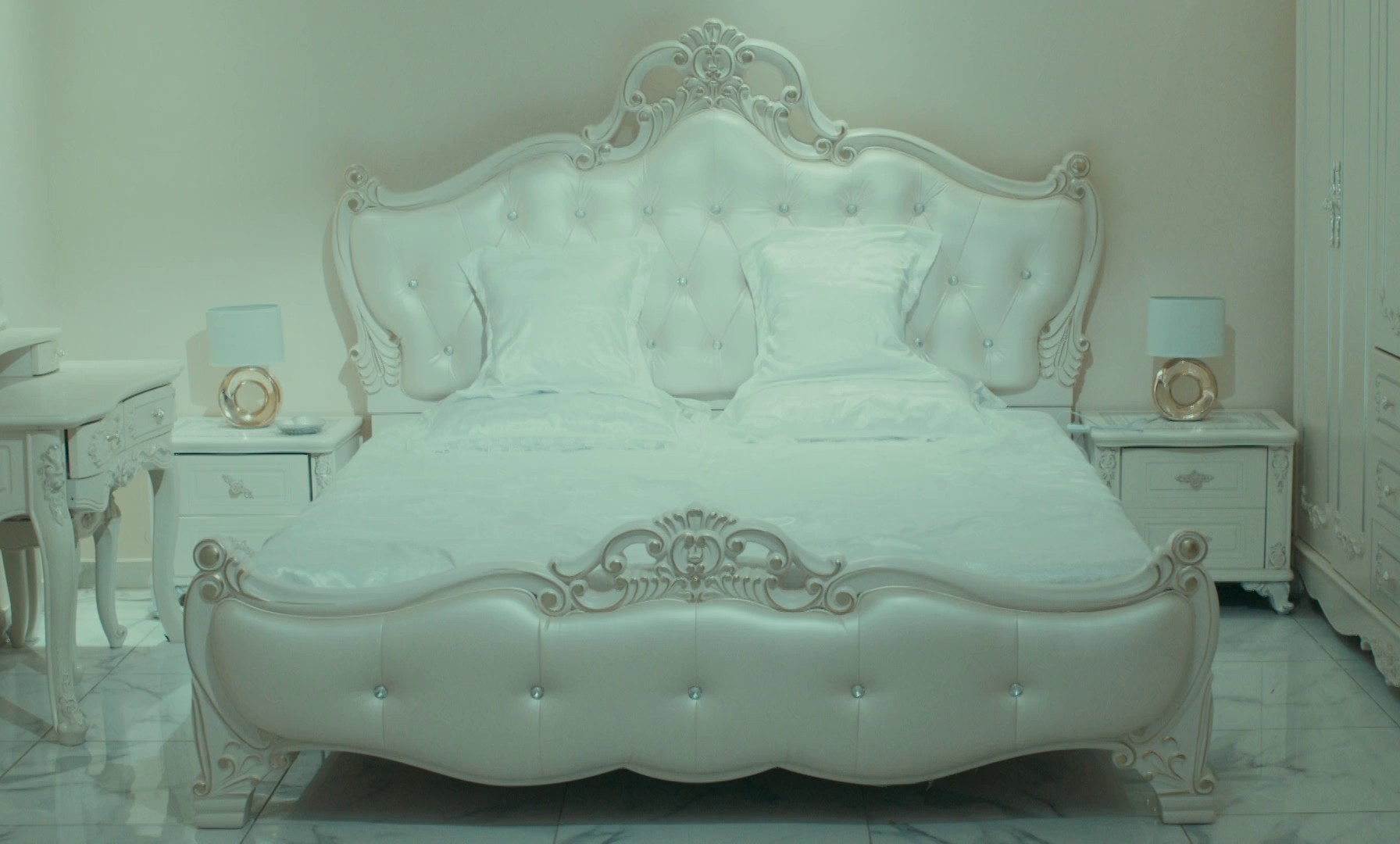 Atlantics (2019) —  shot,  lighting