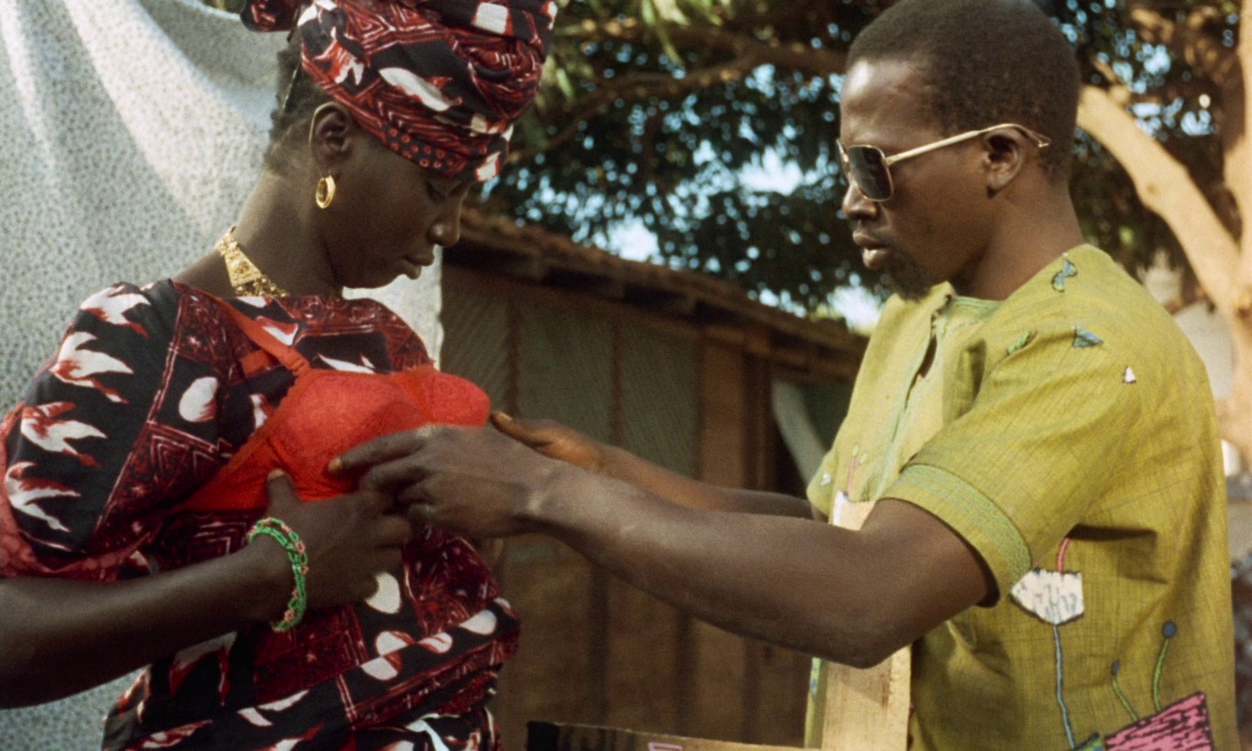 Mandabi (1968) —  shot,  lighting