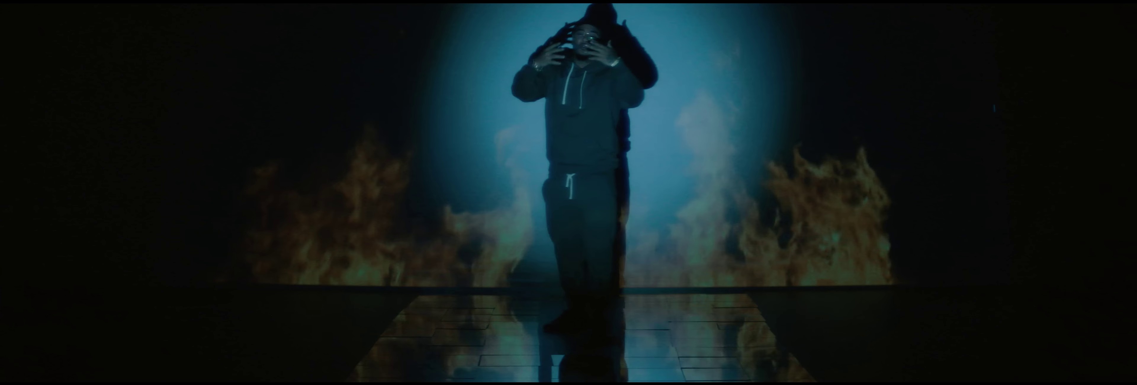 Drug dealin (2022) —  shot,  lighting