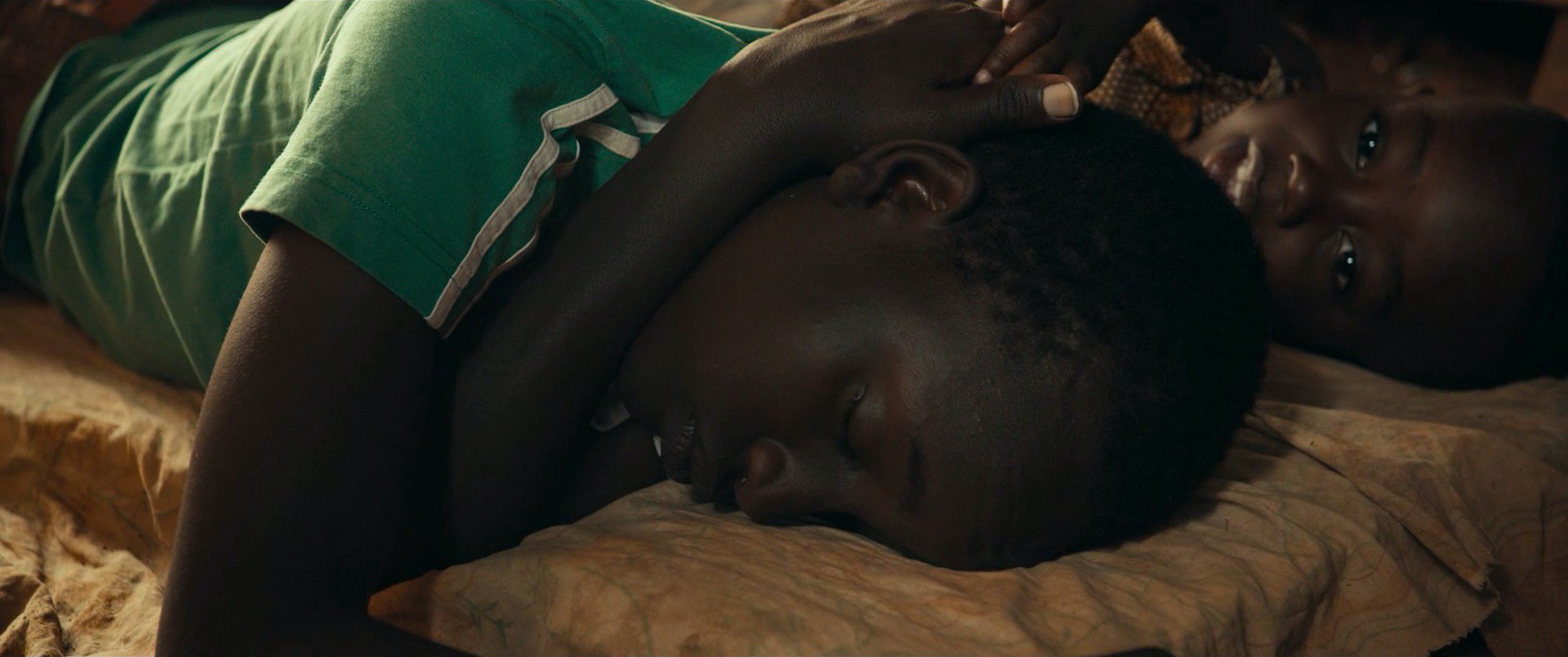 Queen of Katwe (2016) —  shot,  lighting