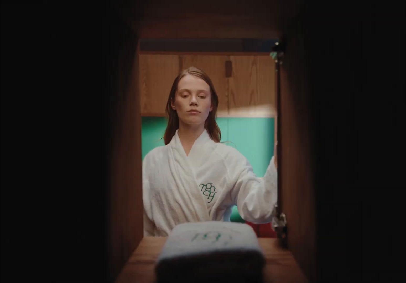 HAPPY HOLIDAYS by OYSHO (2024) —  shot,  lighting