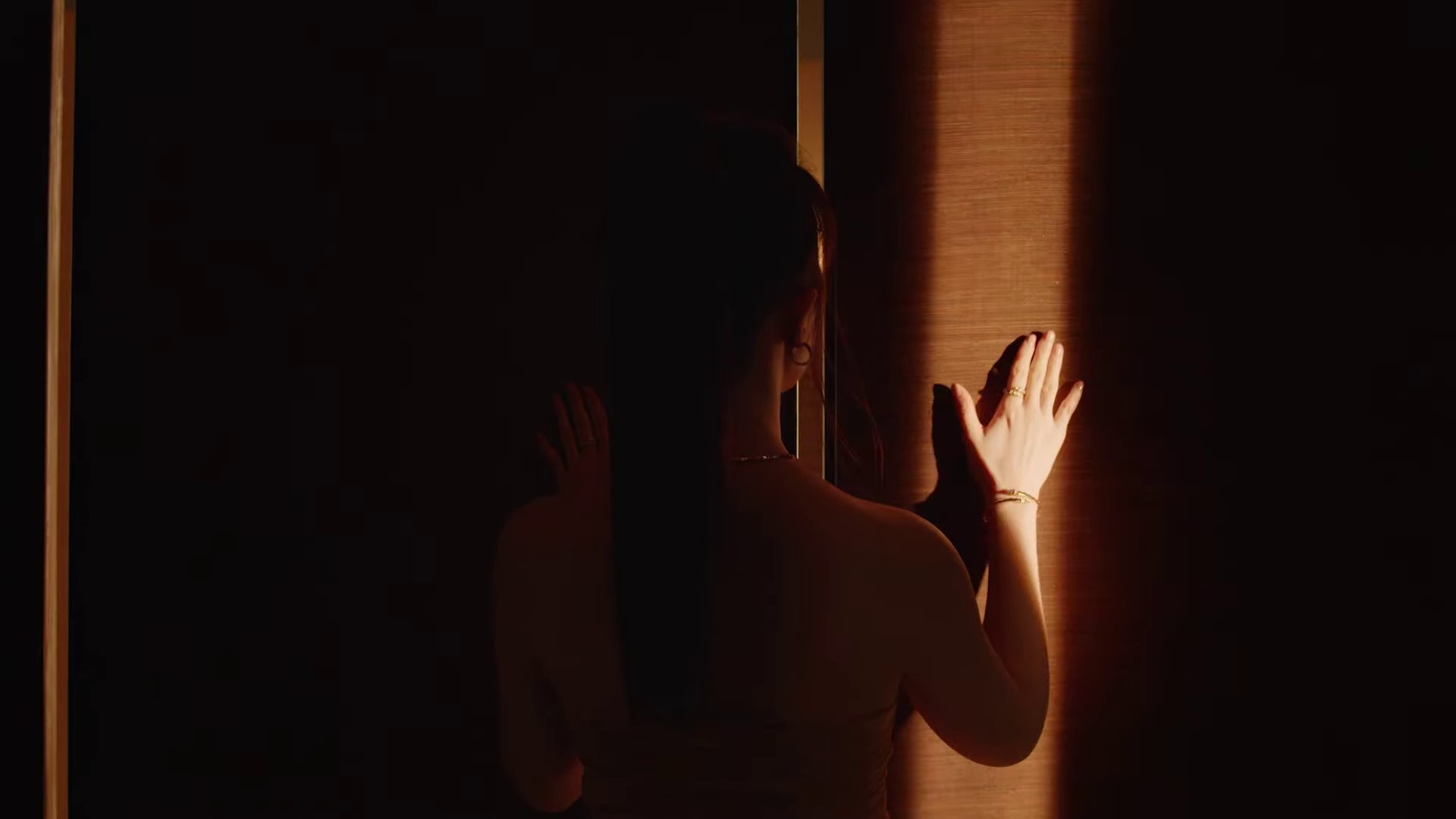 Eternal Elegance: Yifei Liu x Serpenti | Bulgari Jewelry (2023) —  shot,  lighting