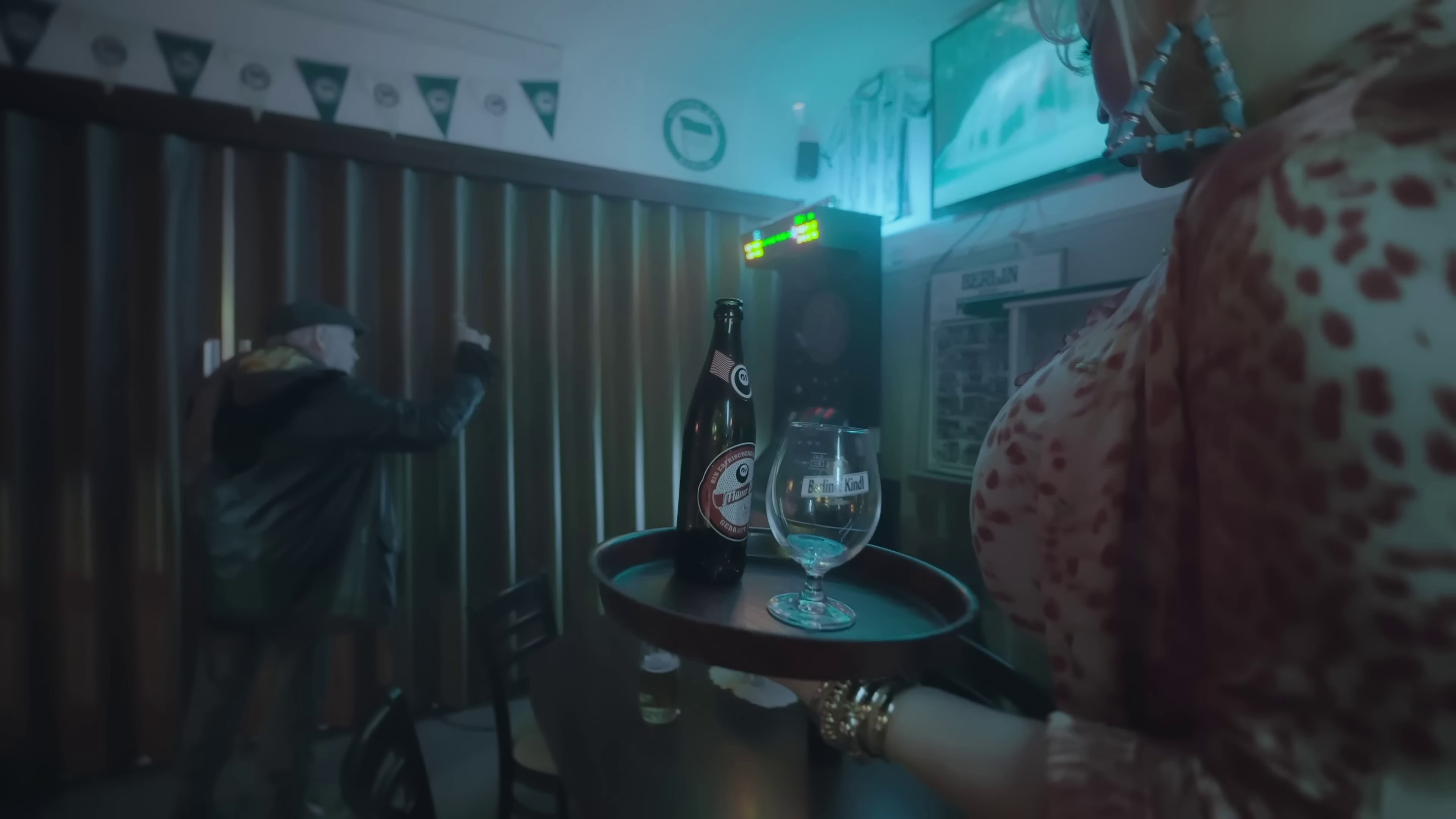 Die liebe kommt nicht aus berlin (2023) —  shot,  lighting