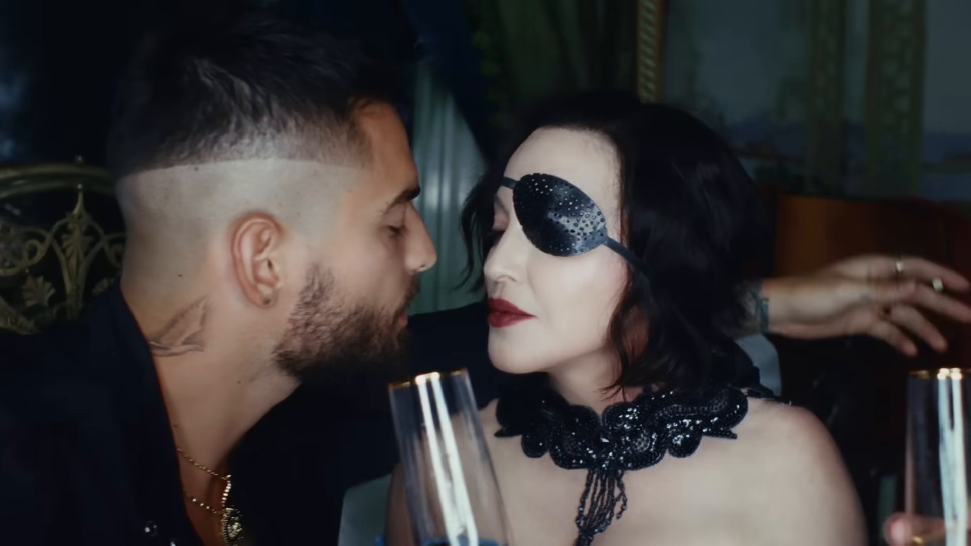 Medellín (2019) —  shot,  lighting