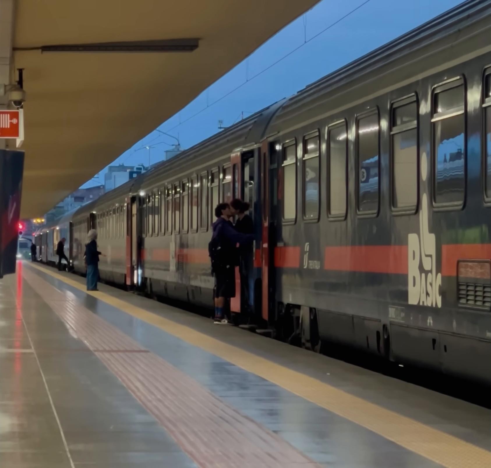 il filo rosso (2024) —  shot,  lighting