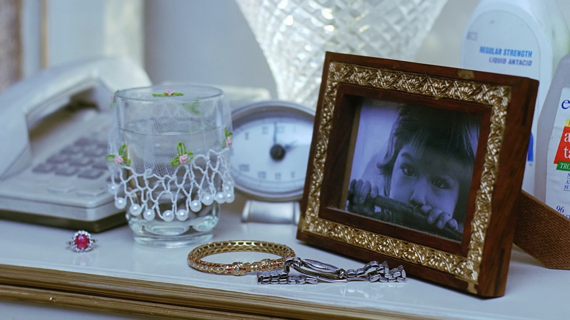 Shubho Mahurat (2003) —  shot,  lighting