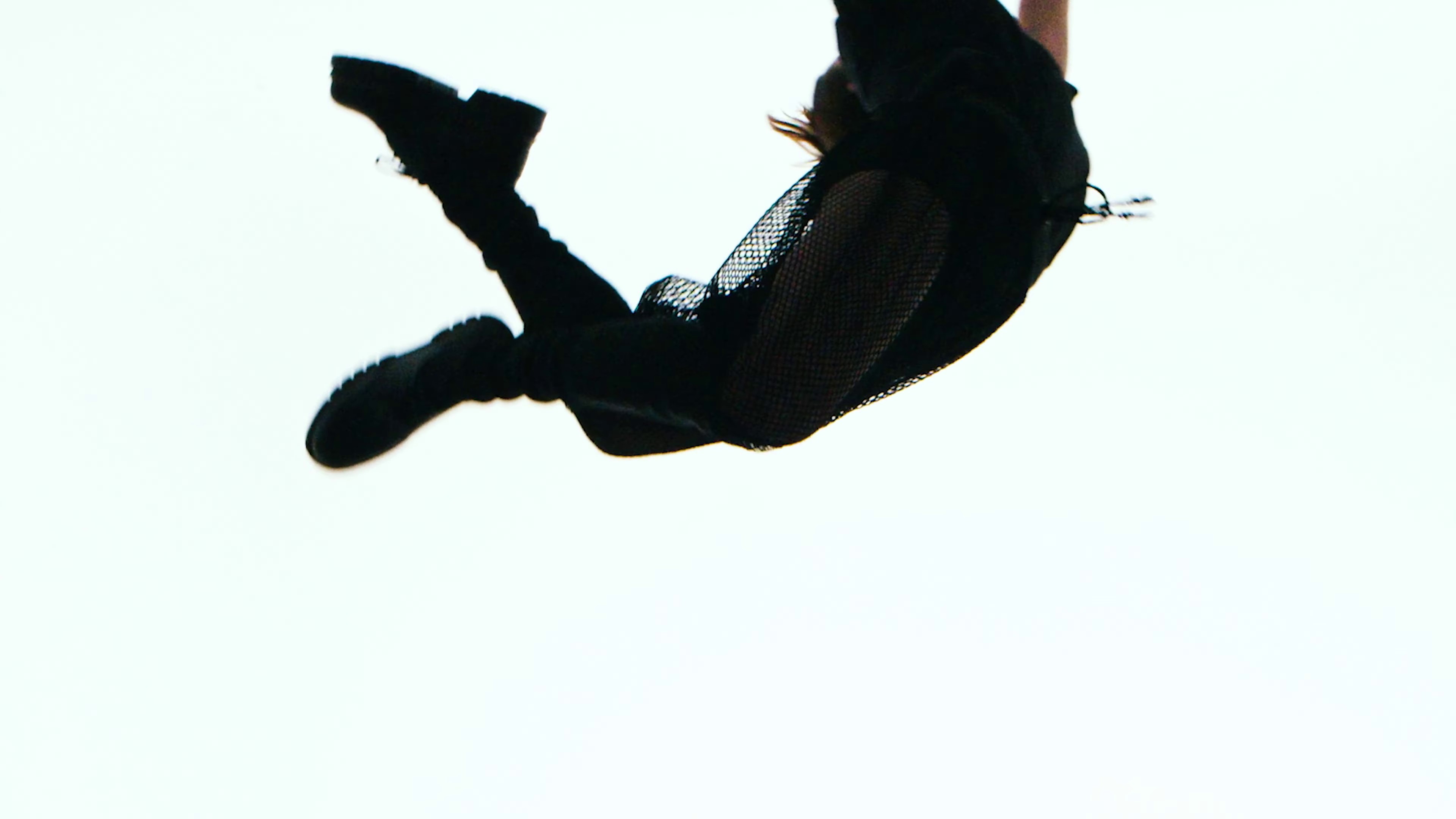 Mira Me  (2022) —  shot,  lighting