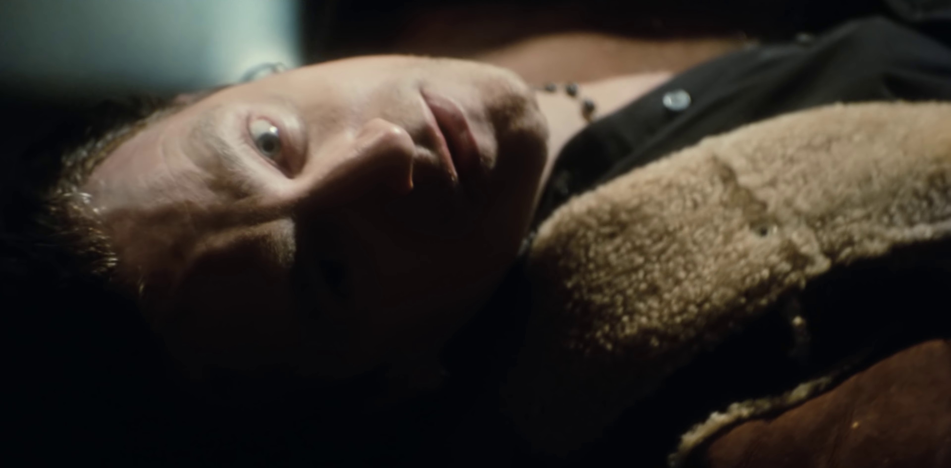 Stuck In A Moment You Can't Get Out Of (2001) —  shot,  lighting