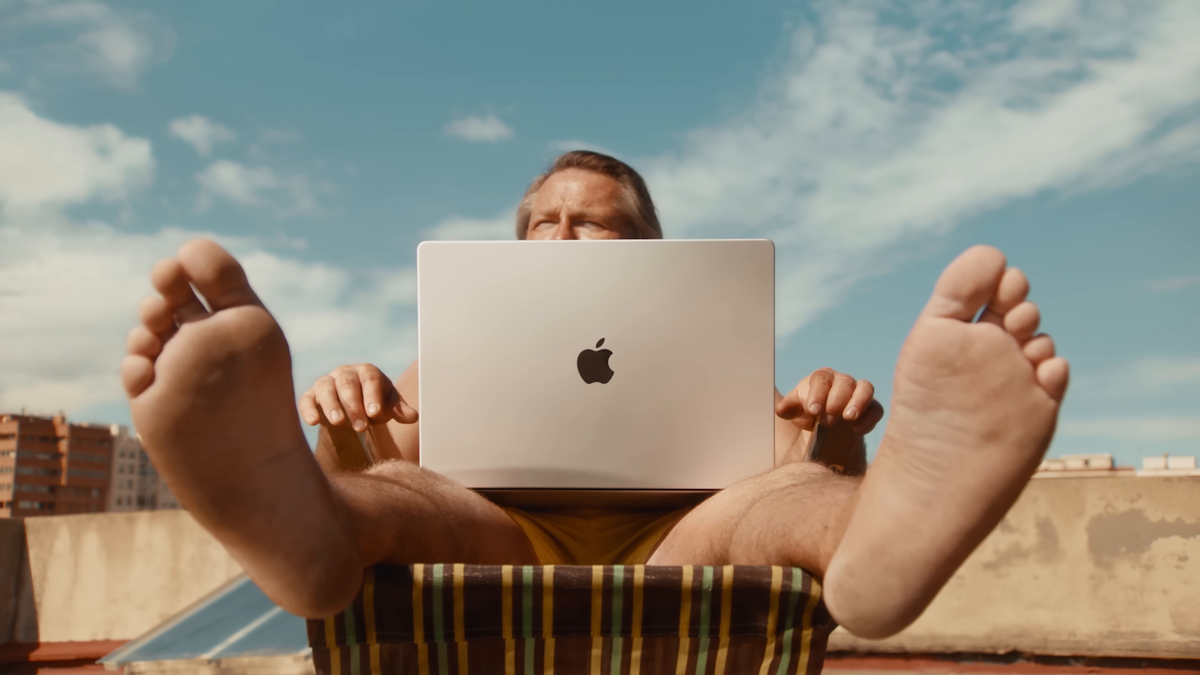 Low Glare | Mac does that | Apple (2025) —  shot,  lighting