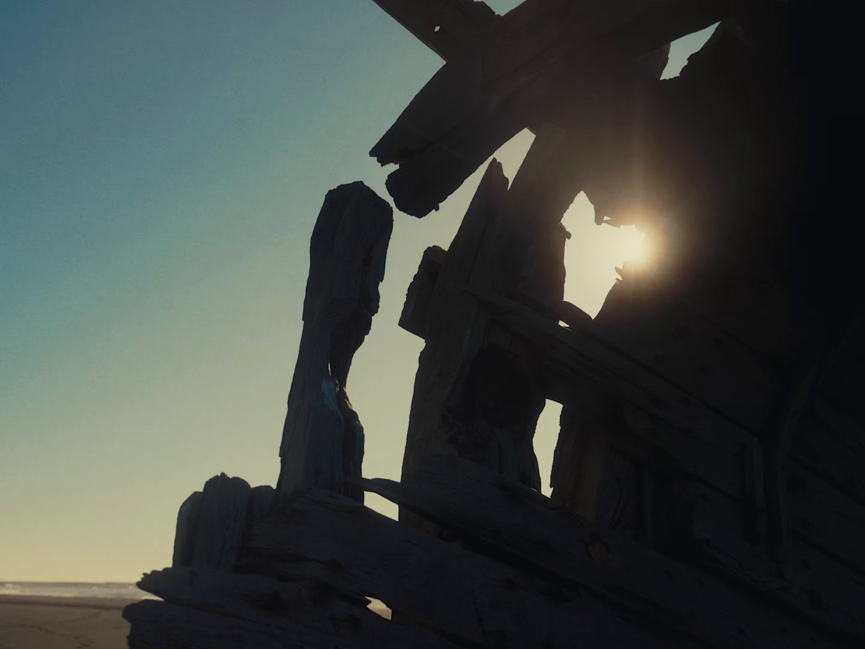 DEAD MEN TELL NO TALES (2025) —  shot,  lighting