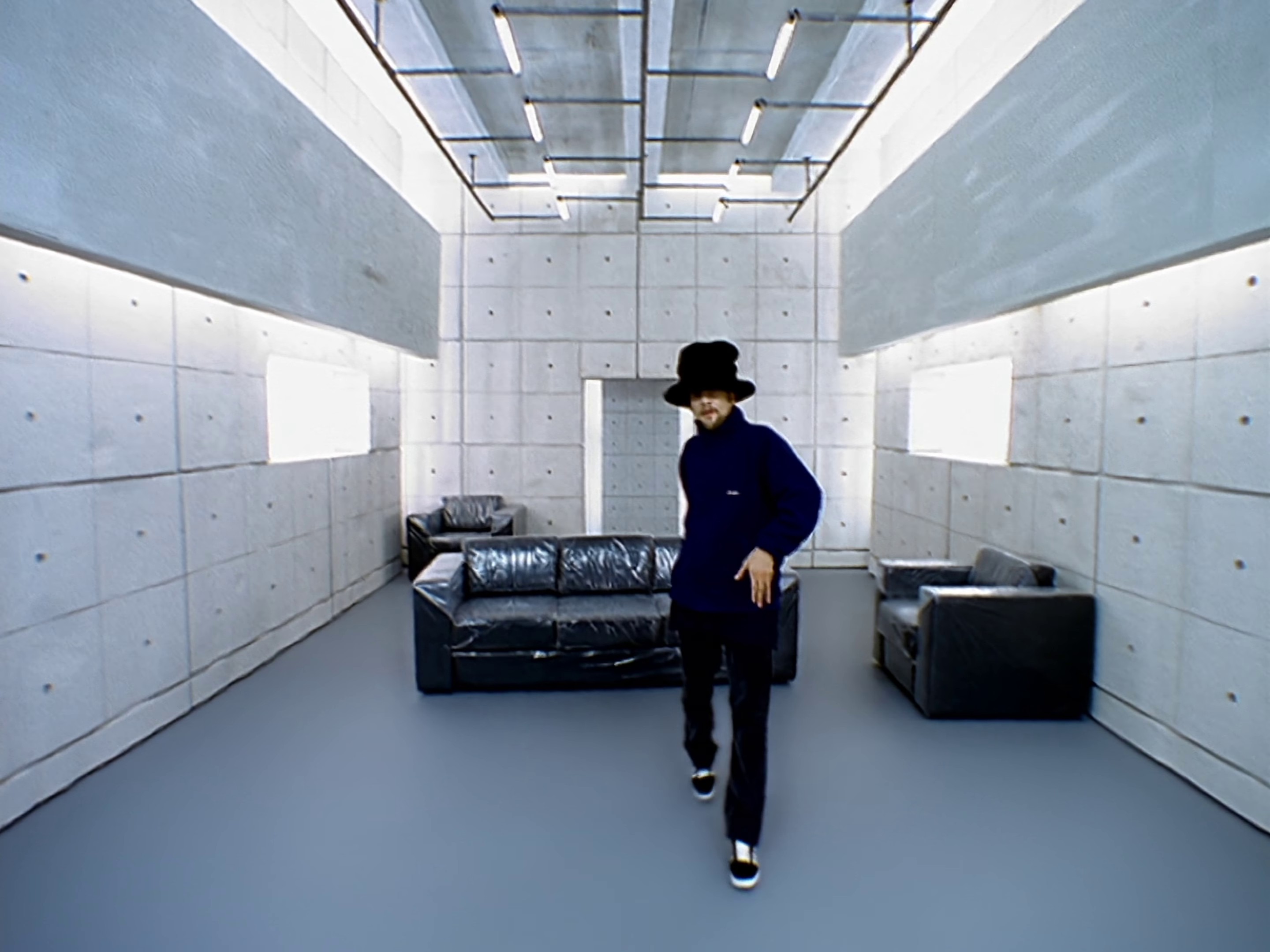 Virtual Insanity (1996) —  shot,  lighting