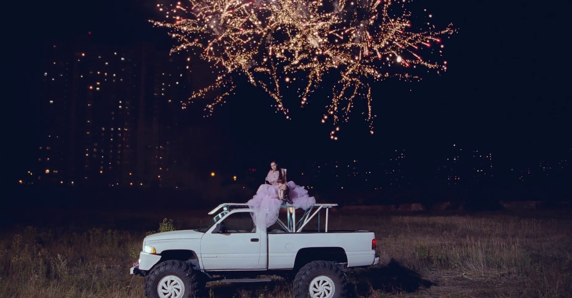 White Mercedes (2019) —  shot,  lighting