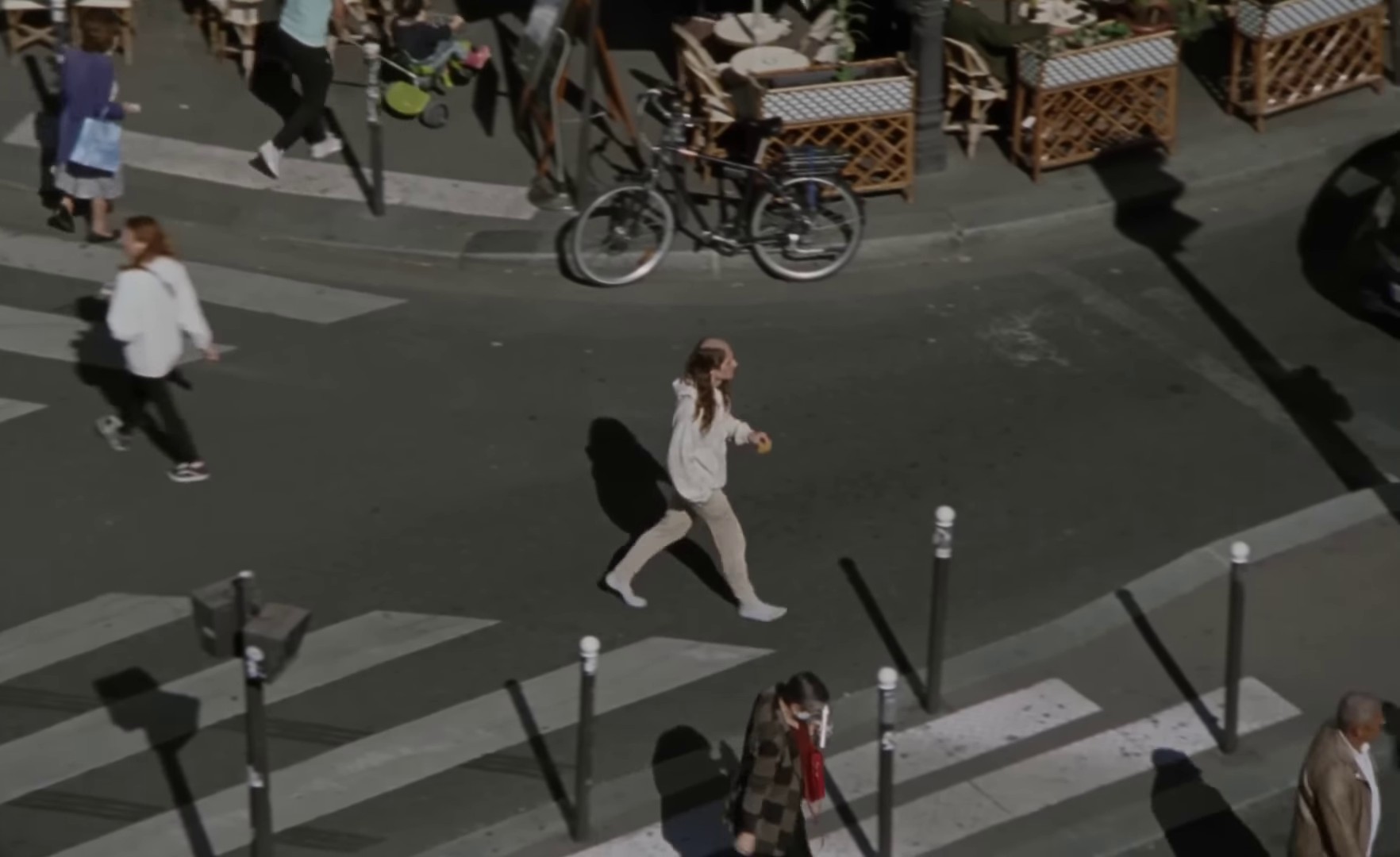 LIMPORTANCEDUVIDE (2024) —  shot,  lighting