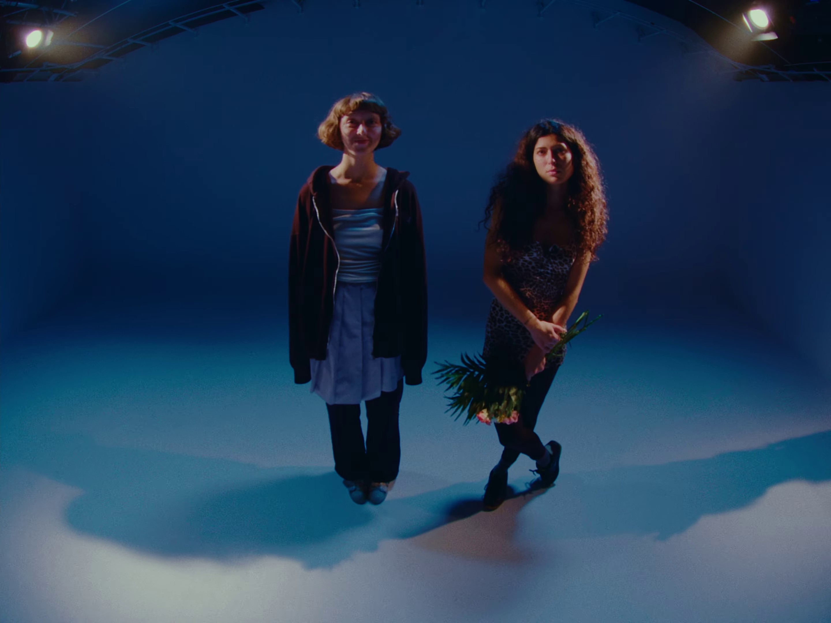 Te seguiré besando (2024) —  shot,  lighting