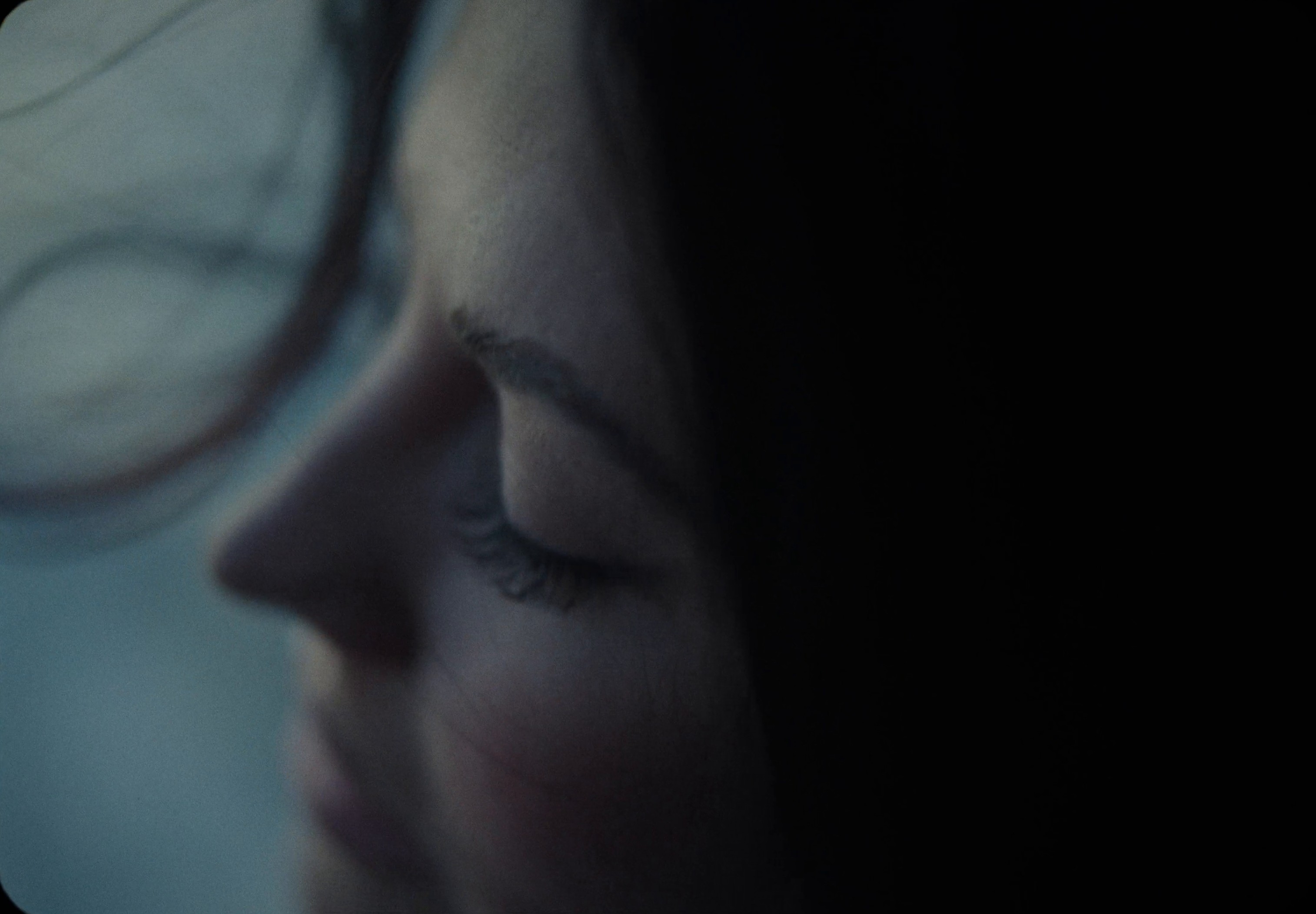 NIVEA - MOLLY SANDÉN (2024) —  shot,  lighting