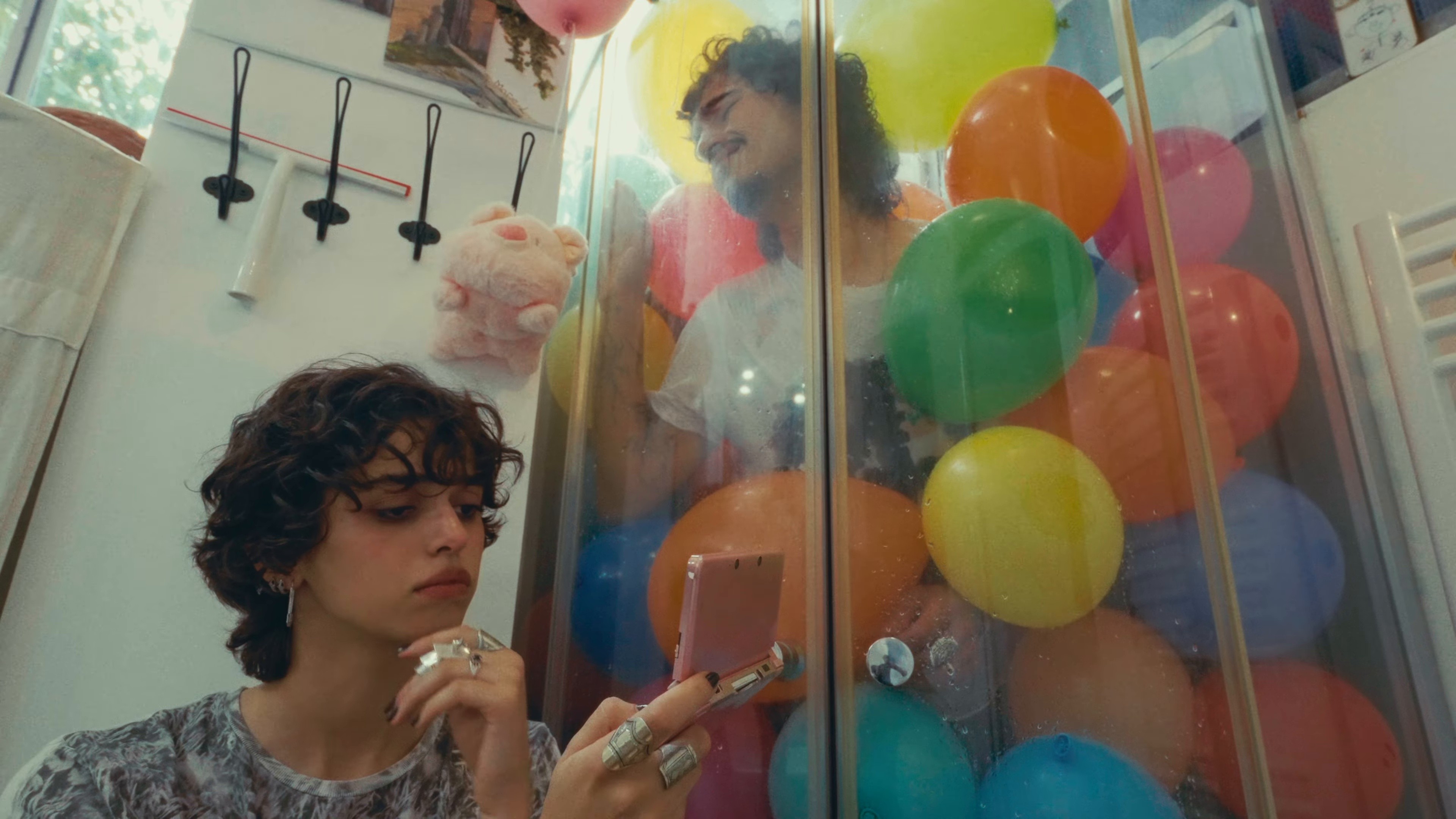 yakoi! (2025) —  shot,  lighting