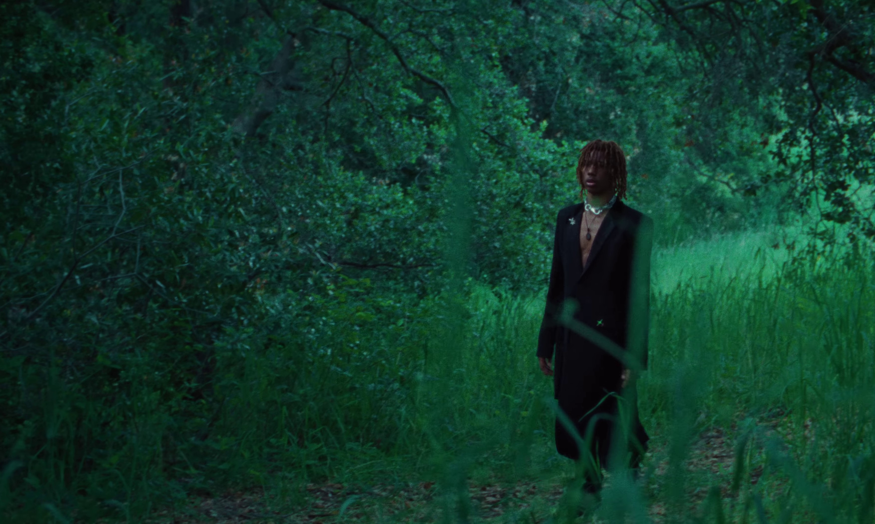 Pretty girls (2023) —  shot,  lighting