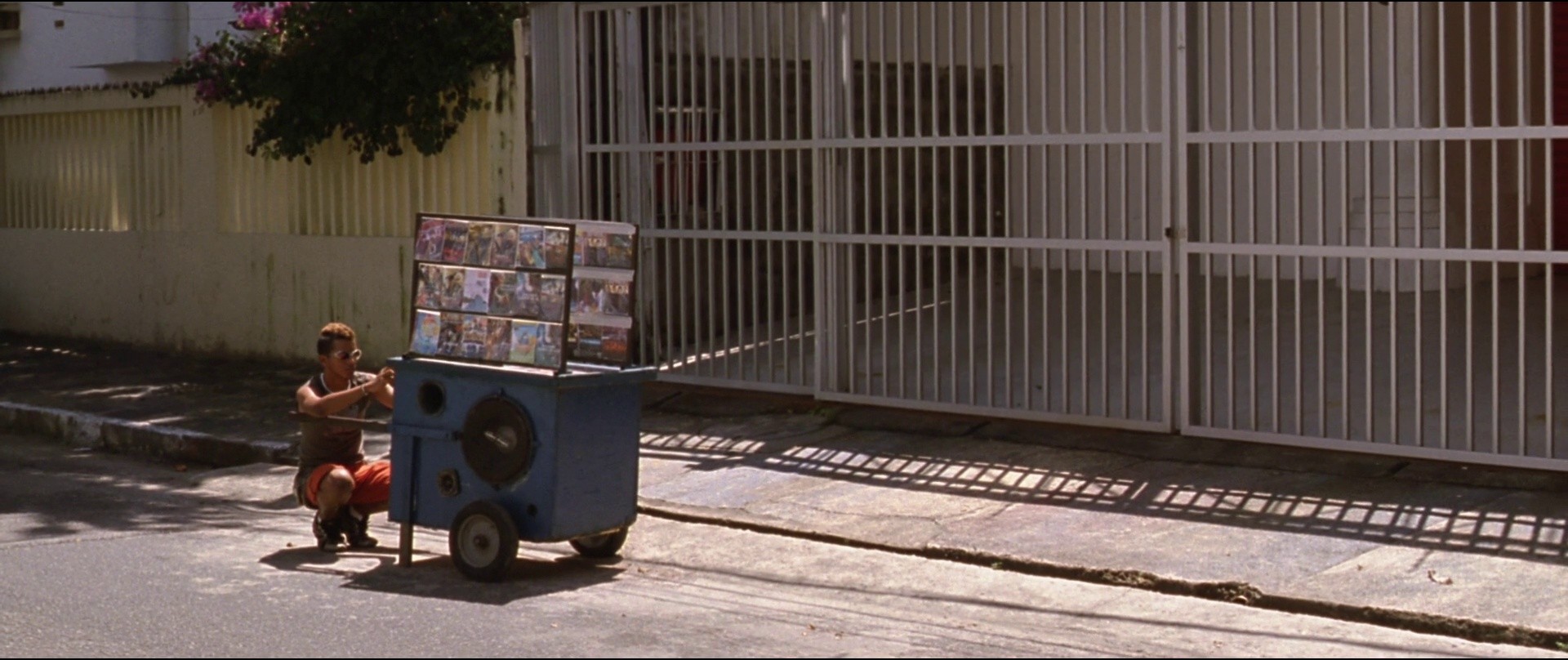 Neighboring Sounds (2013) —  shot,  lighting