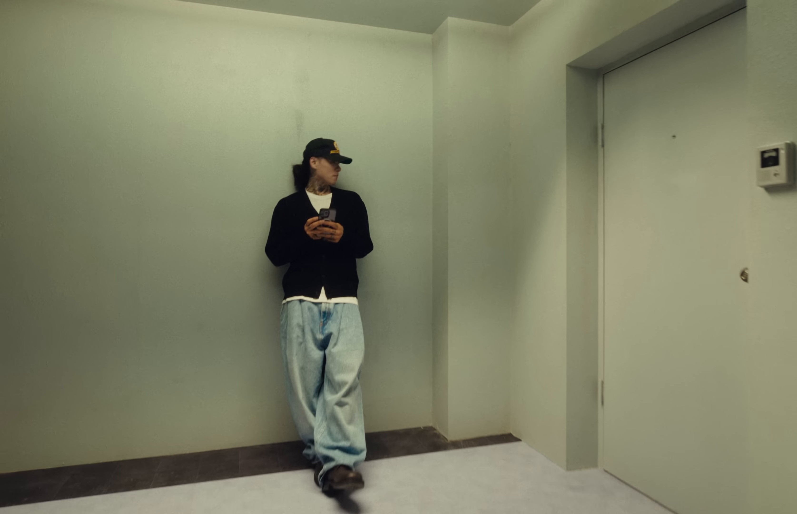  Addicted (2025) —  shot,  lighting