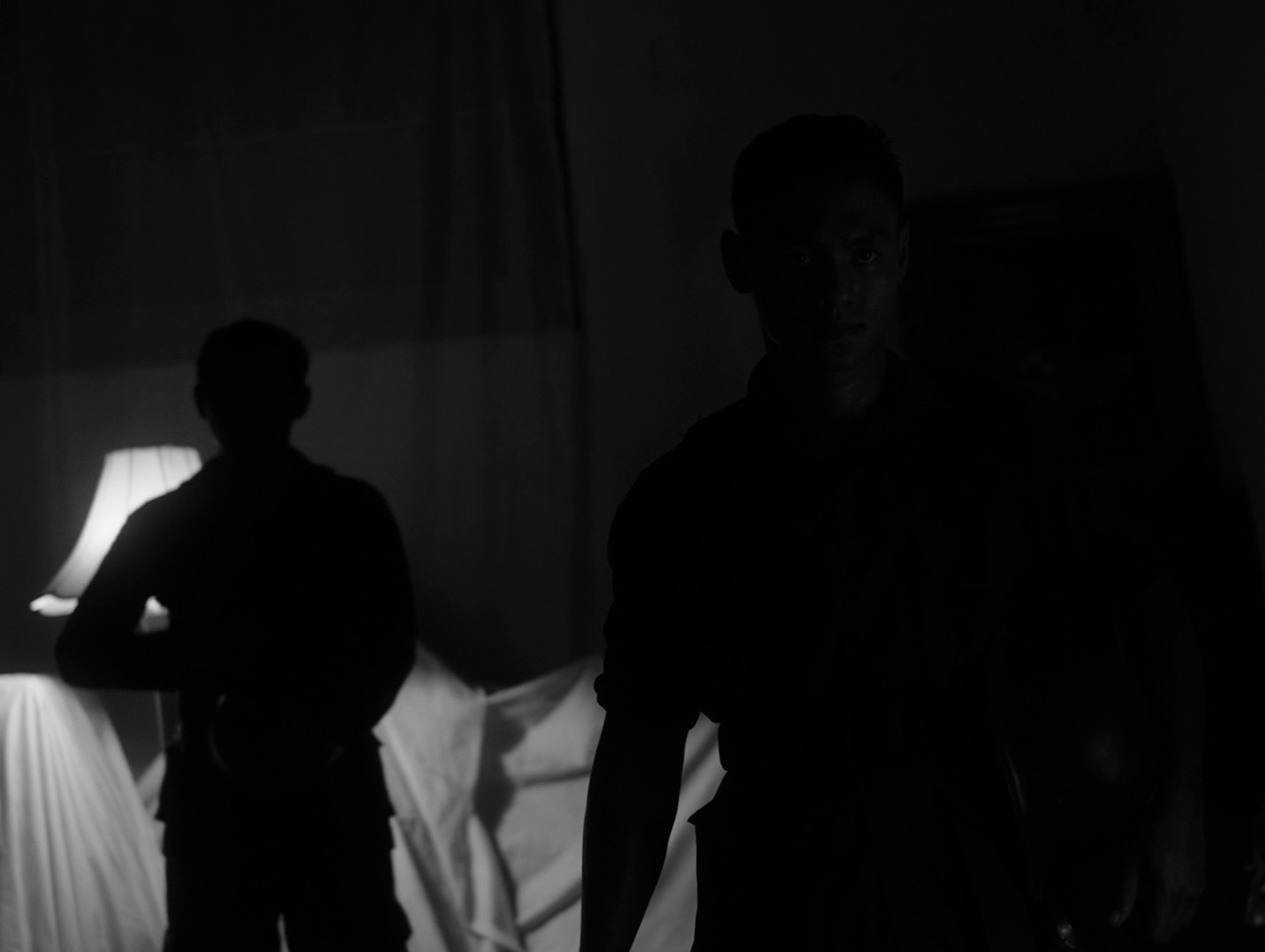 The Science of Fictions (2020) —  shot,  lighting