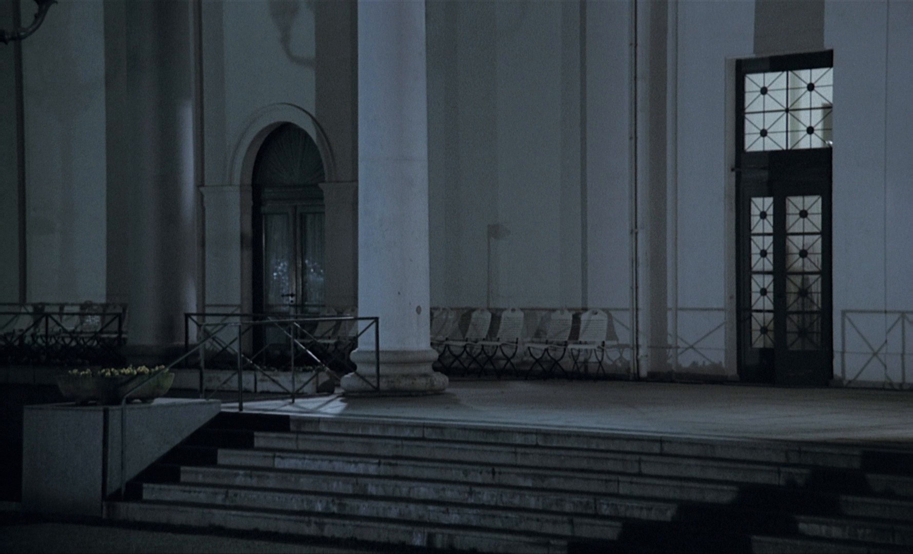 The Romantic Englishwoman (1975) —  shot,  lighting