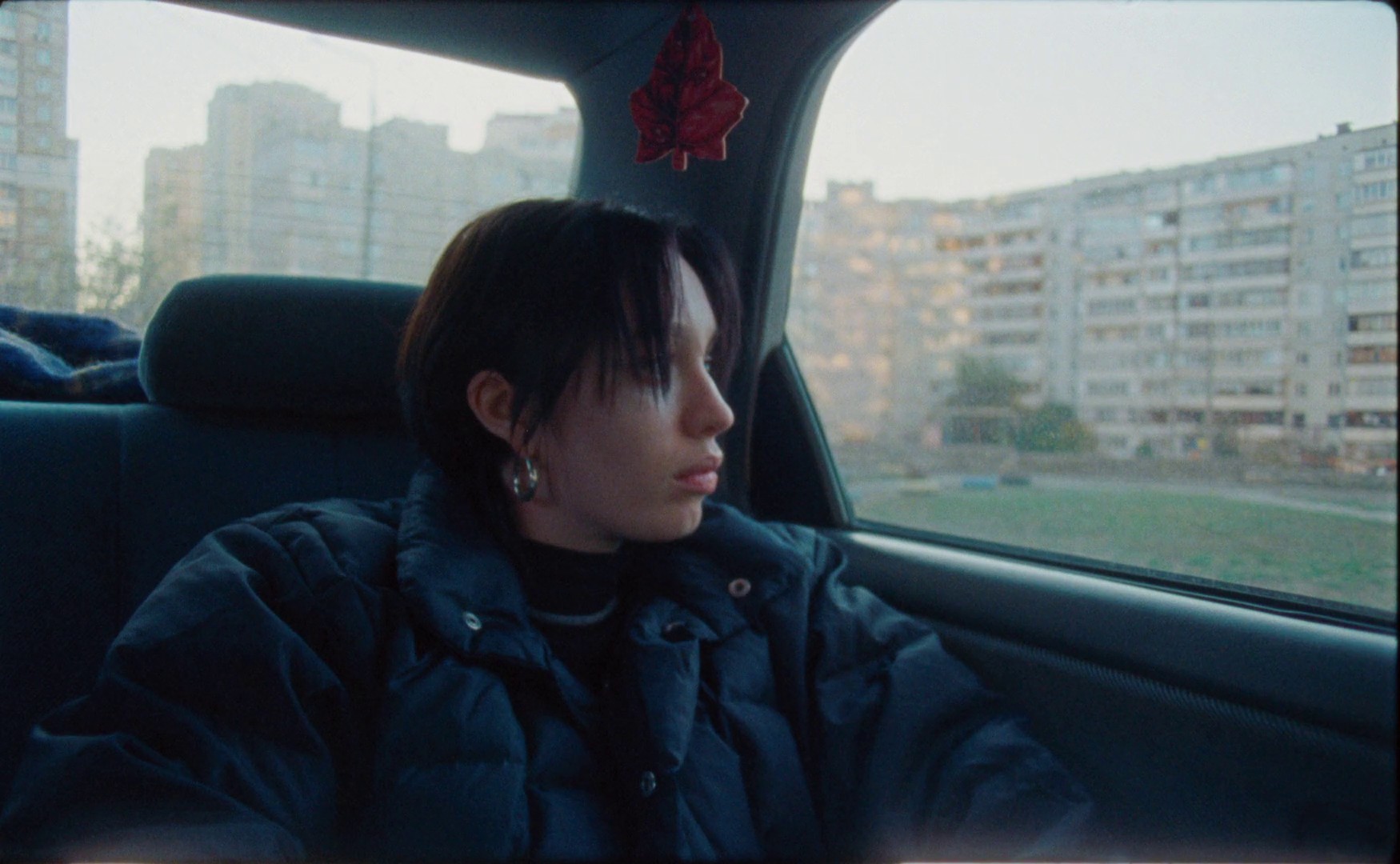 V Volosakh (2020) —  shot,  lighting