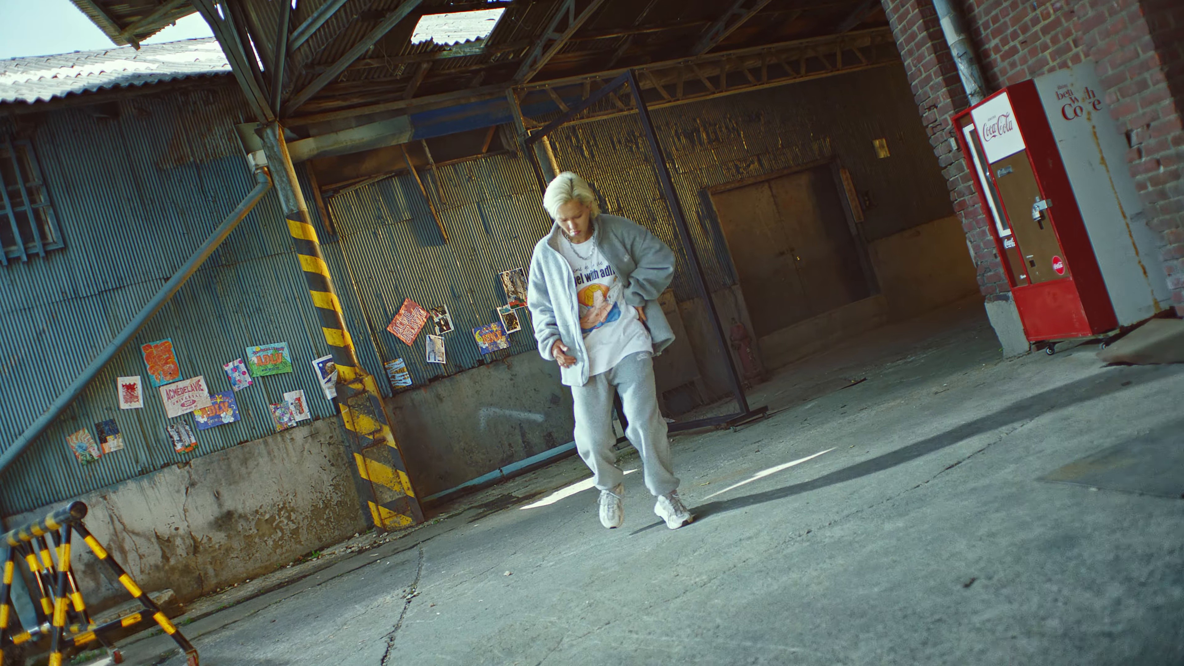 FW21 ADLV X MINO "BEYOND DESCRIPTION" (2021) —  shot,  lighting