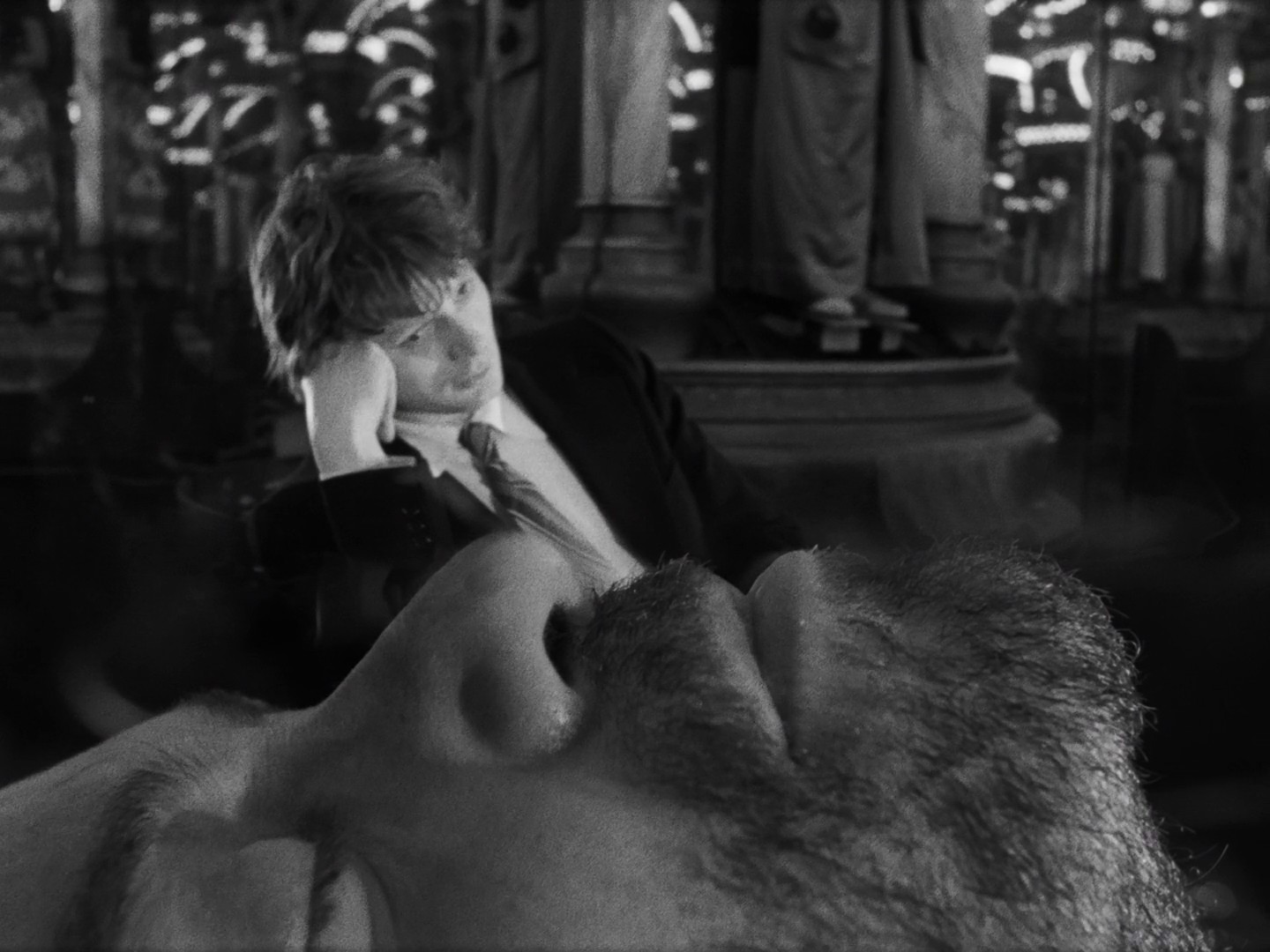 Three Crowns of the Sailor (1983) —  shot,  lighting