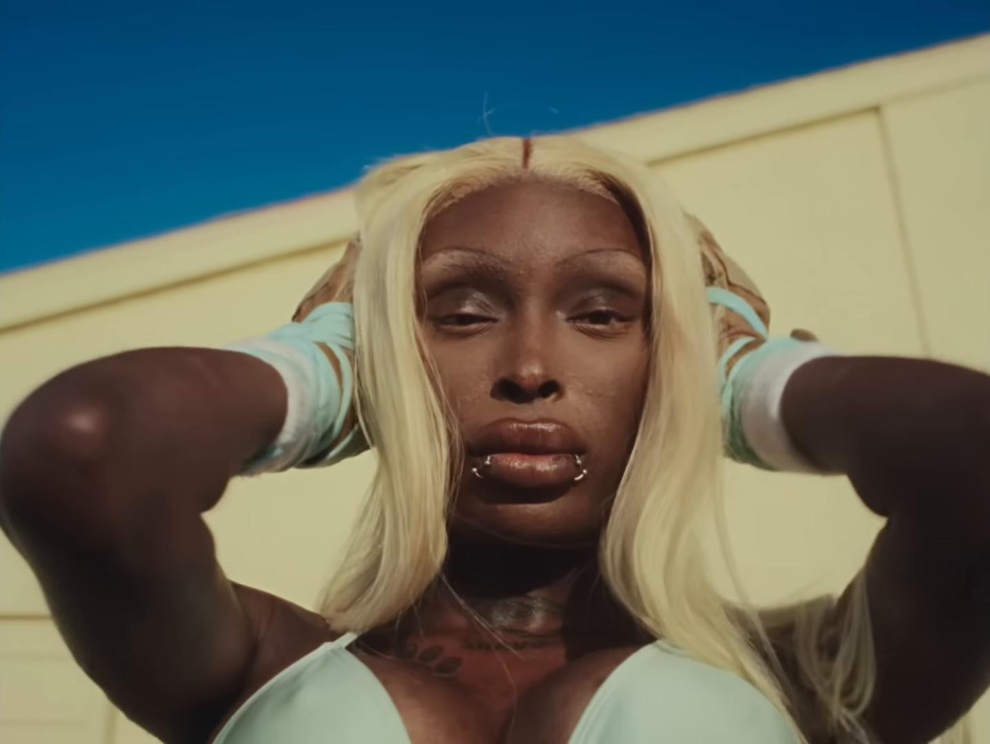 TRACKSTAR BY BBYAFRICKA (2025) —  shot,  lighting