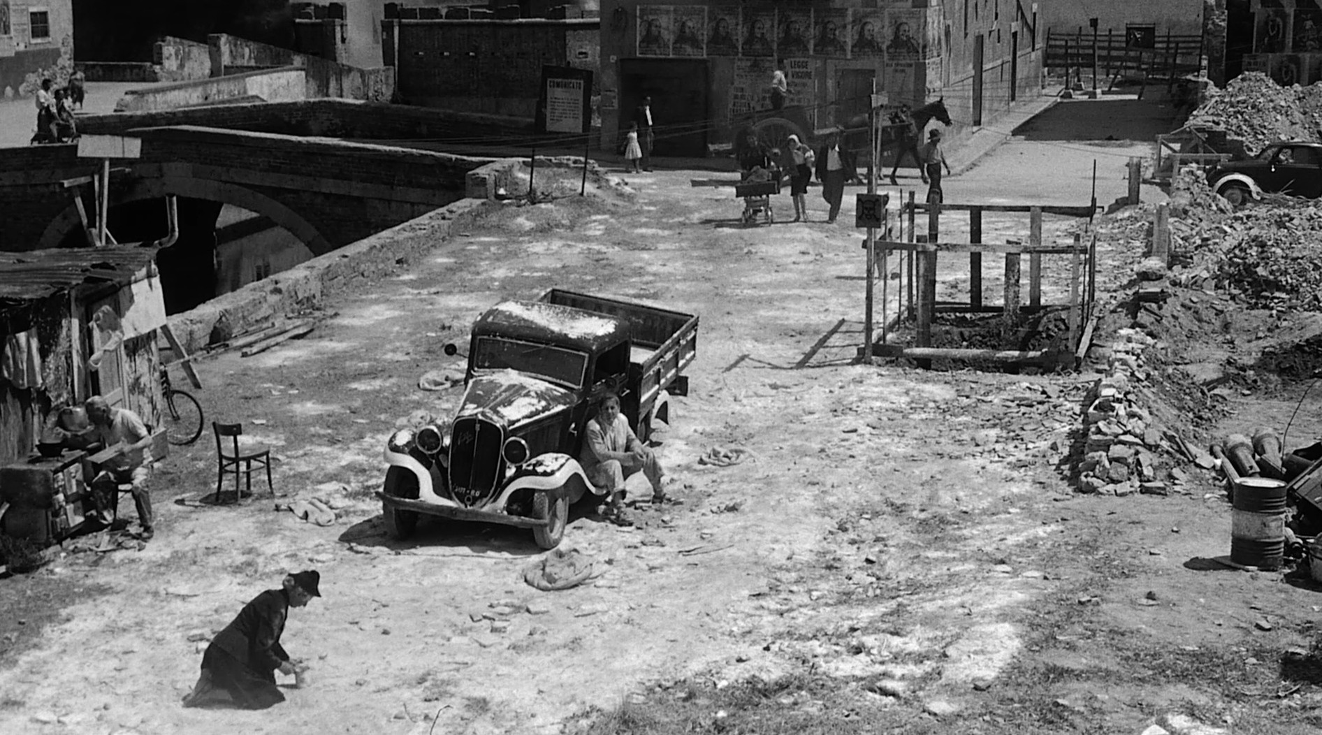 Everybody Go Home! (1960) —  shot,  lighting