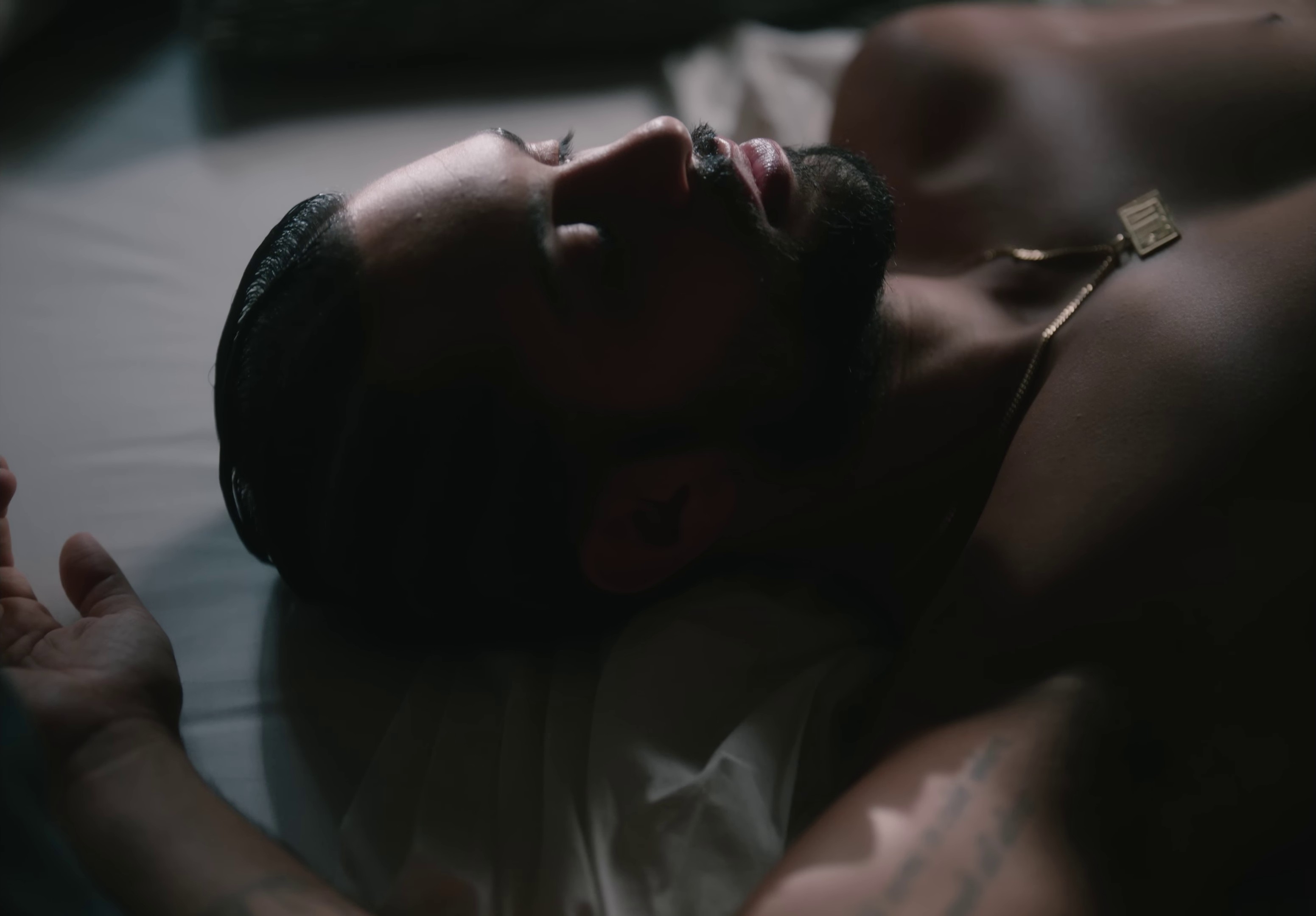 Cocktail d'Amore (2023) —  shot,  lighting