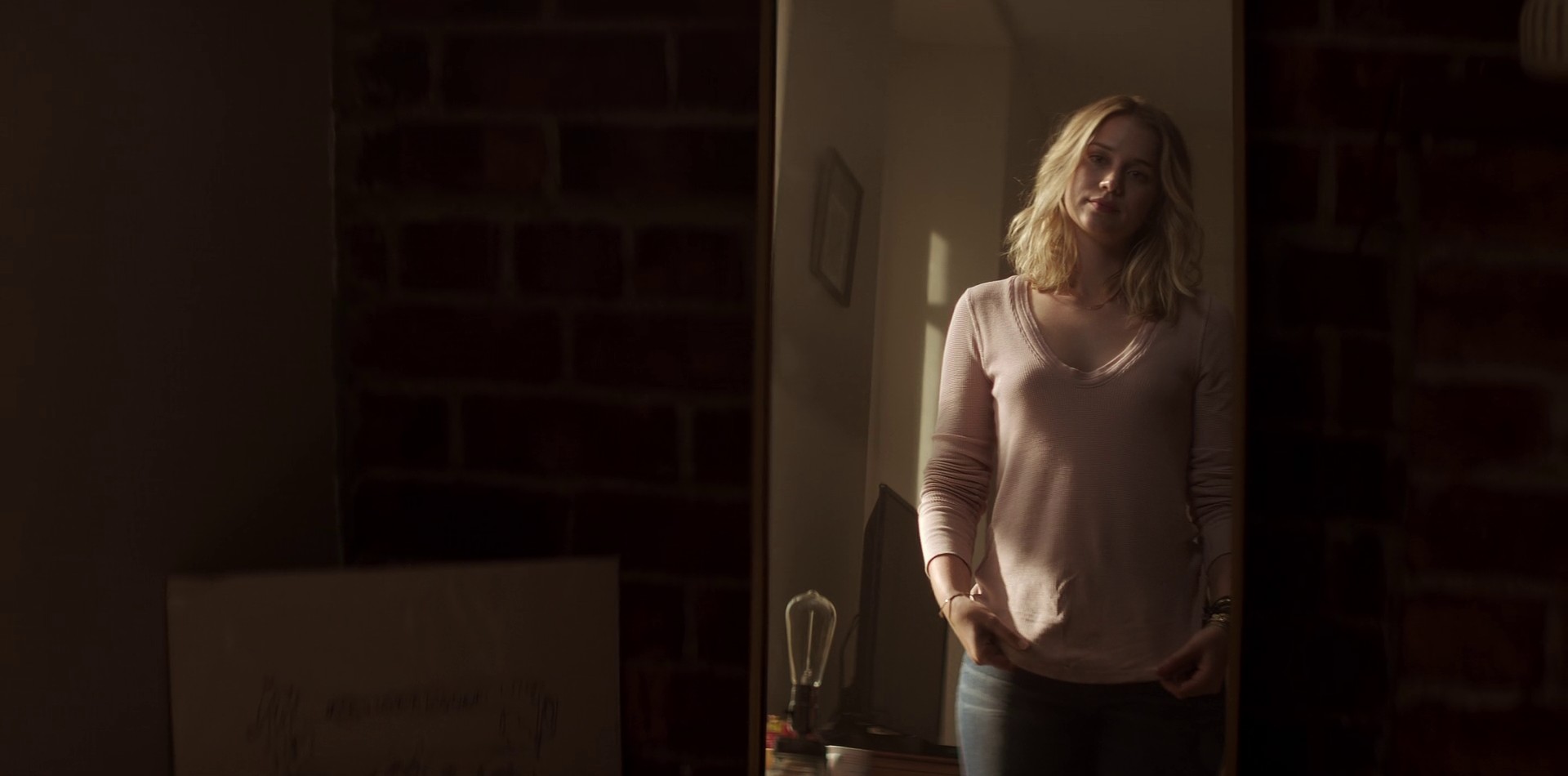 The Last Nice Guy In New York (2018) —  shot,  lighting