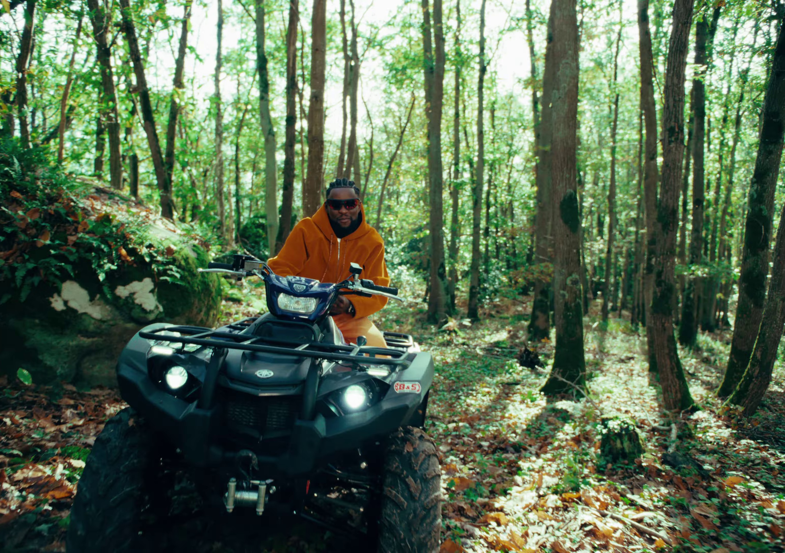 DIS-MOI (2023) —  shot,  lighting