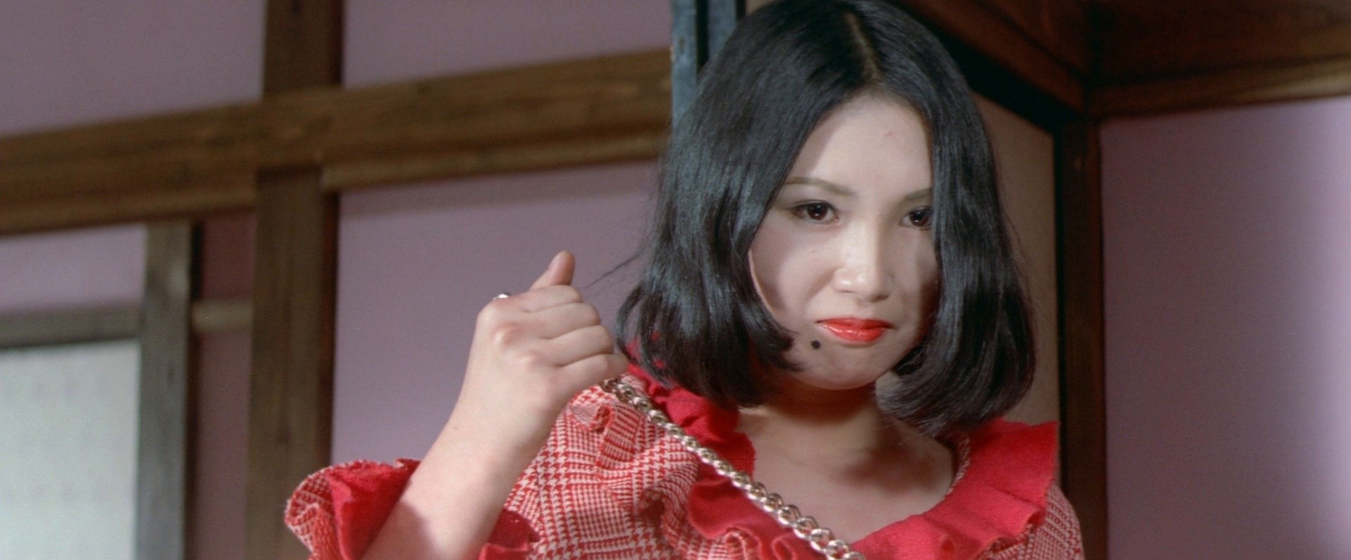 Foreigner's Mistress Oman: Falling Autumn Flower (1972) —  shot,  lighting