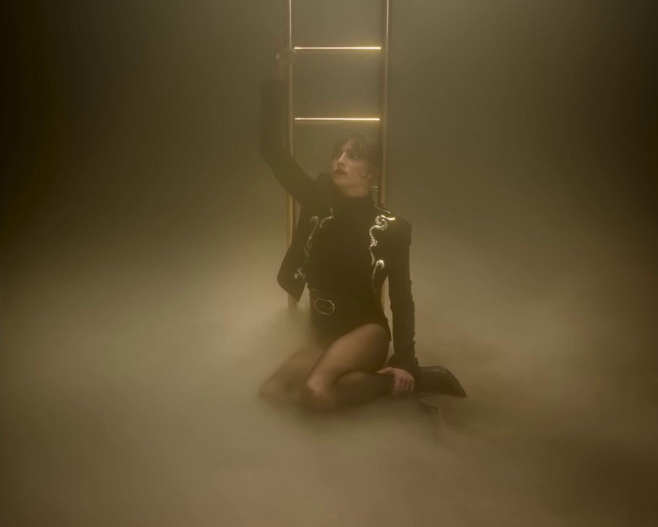 Masque d'or  (2021) —  shot,  lighting