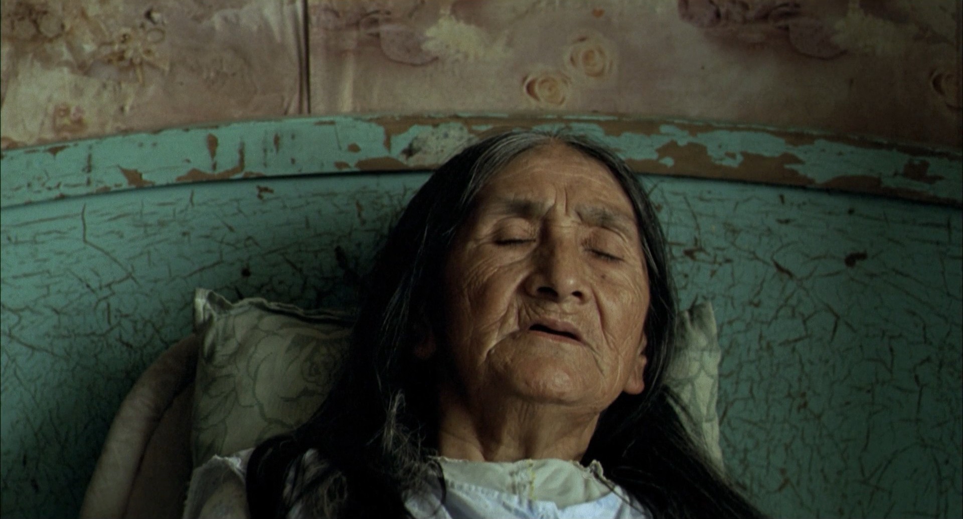 The Milk of Sorrow (2009) —  shot,  lighting