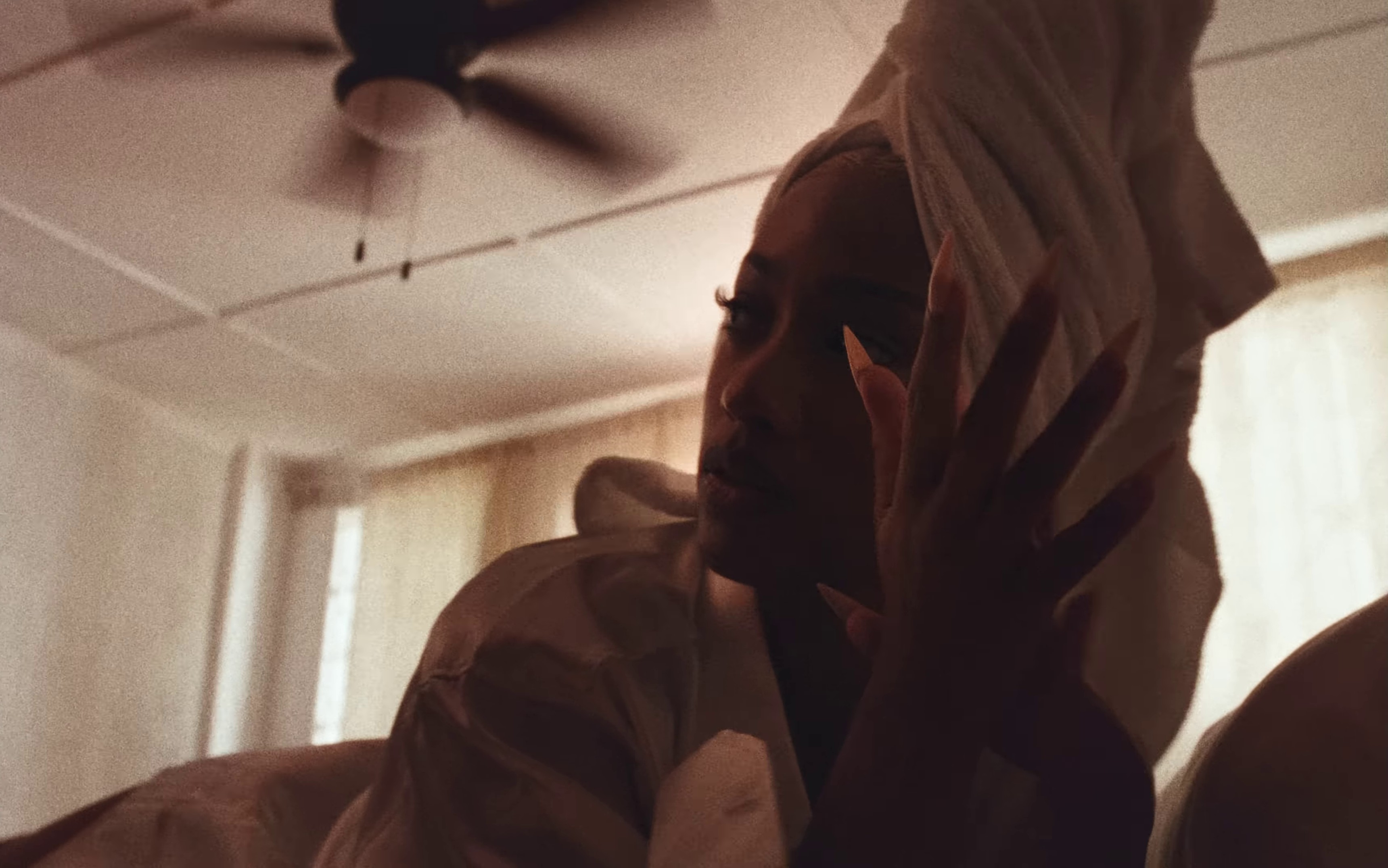 Jolie Go (2023) —  shot,  lighting